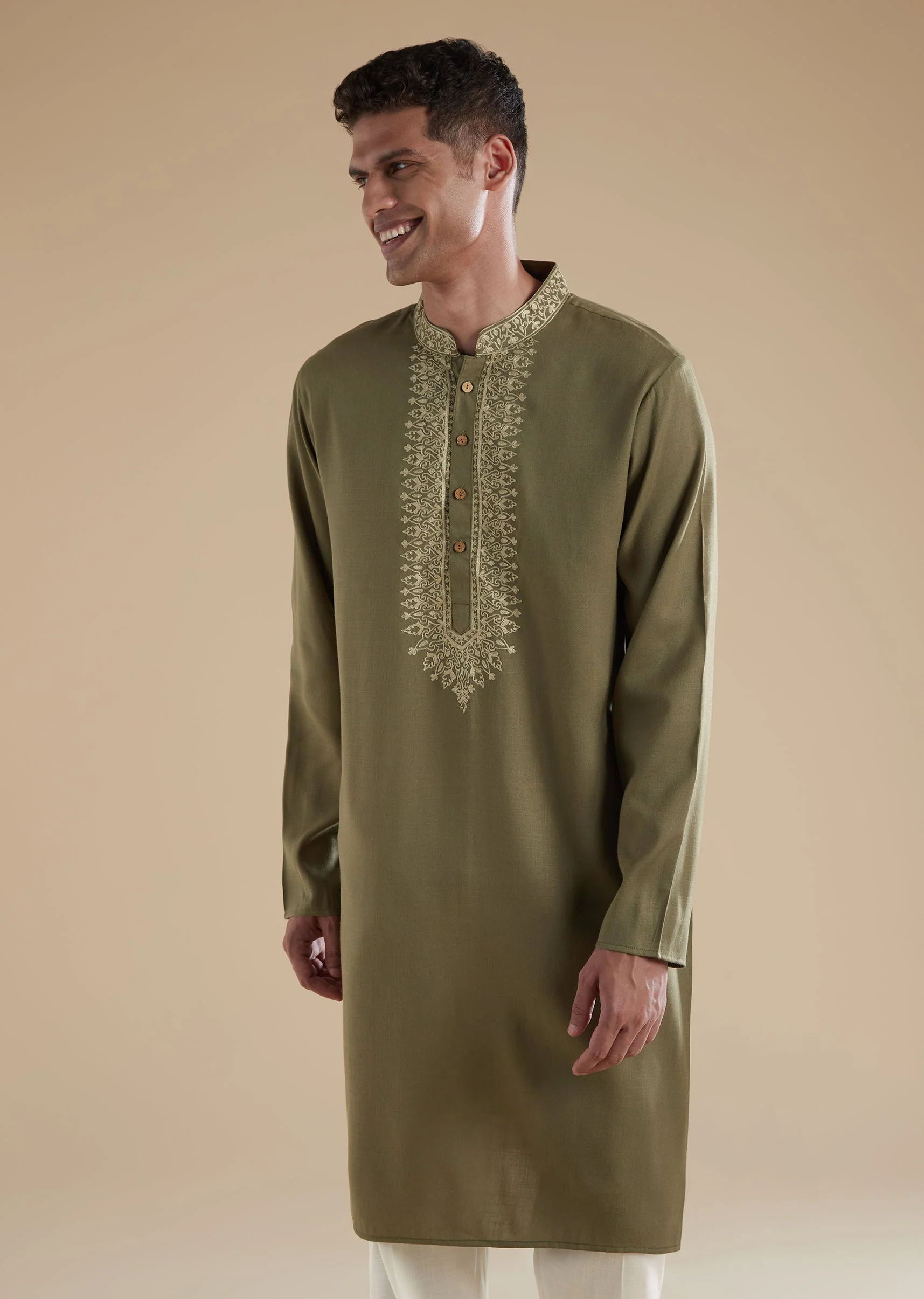 Emerald Green Kurta Set With Resham Thread Work - Image 4