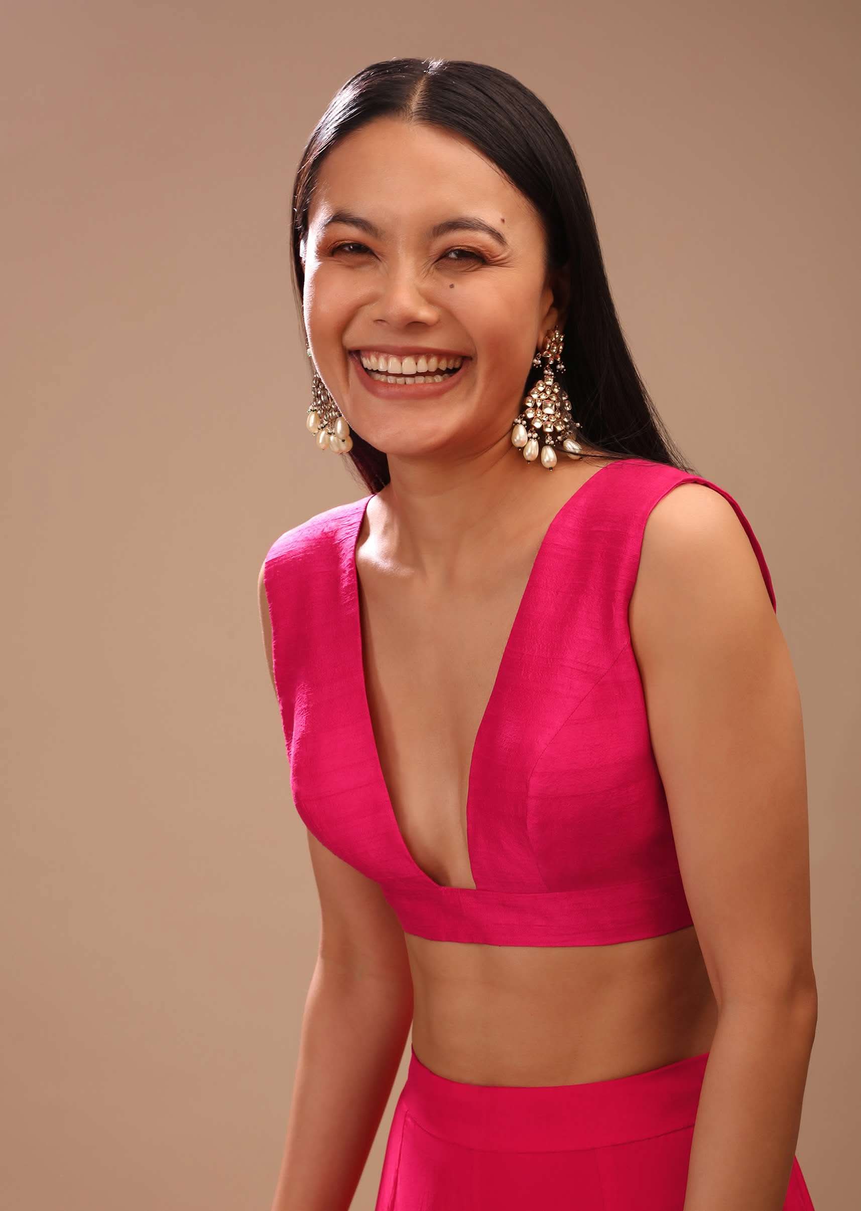 Fuchsia Pink Sleeveless Blouse In Raw Silk With Plunging Neckline - Image 4