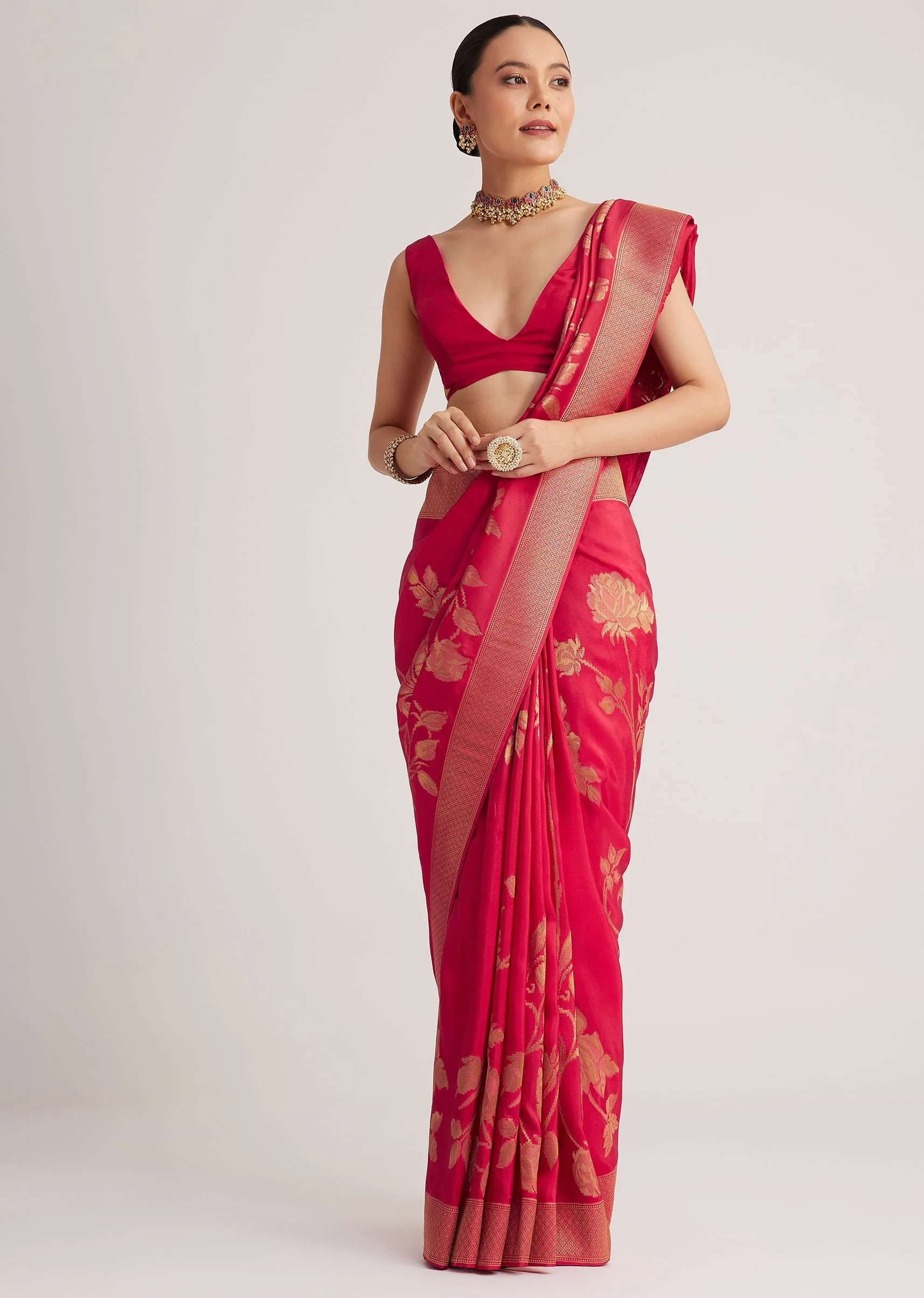 Fusia Pink Dola Silk Saree With Woven Floral Motifs - Image 2