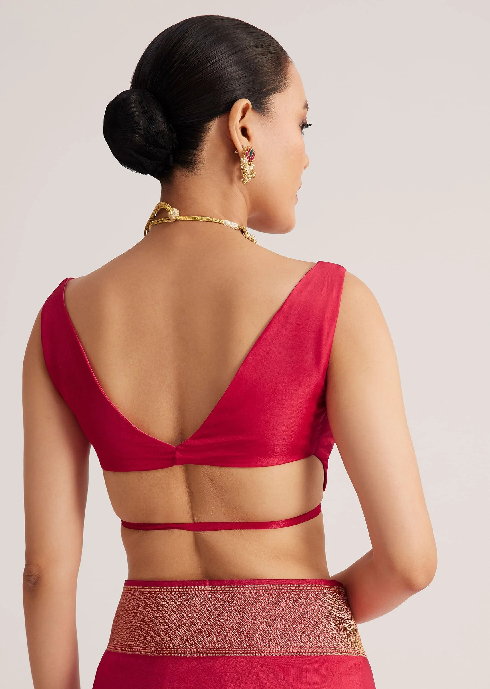 Fusia Pink Dola Silk Saree With Woven Floral Motifs - Image 8