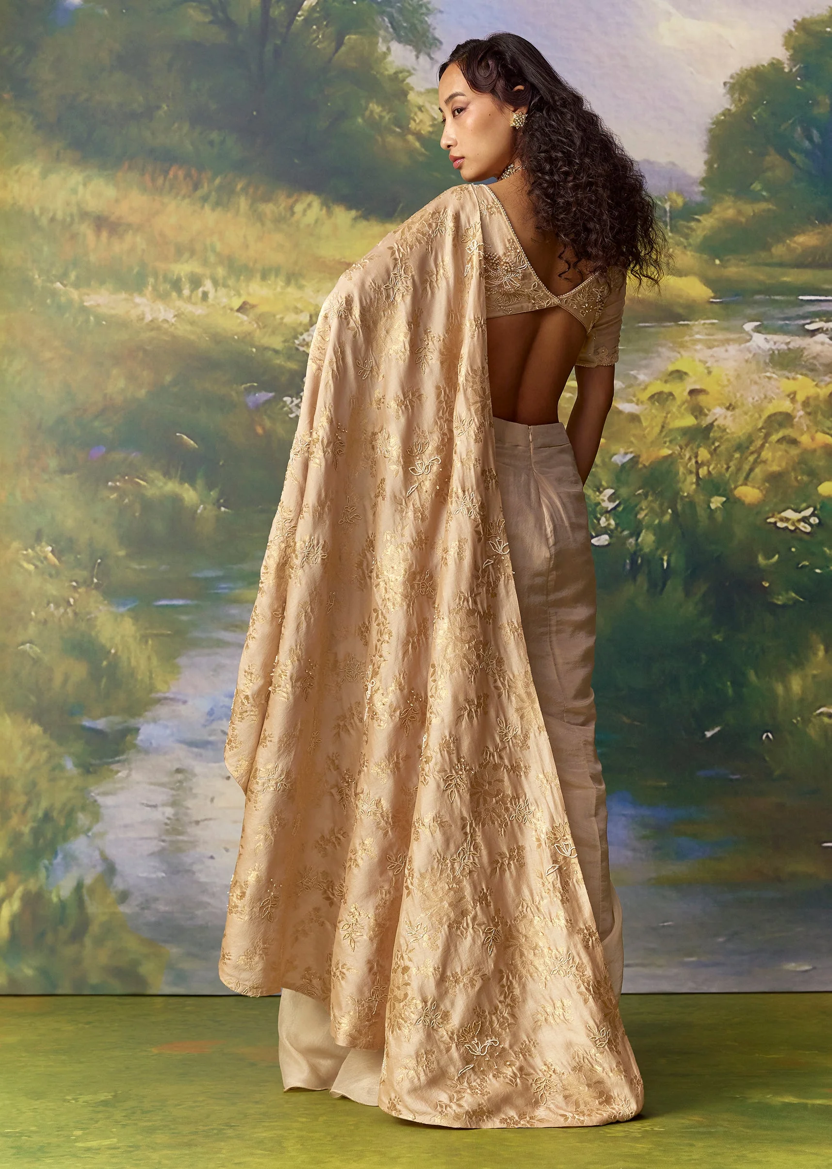 Gold Banarasi Silk Ready Pleated Saree And Blouses - Image 2