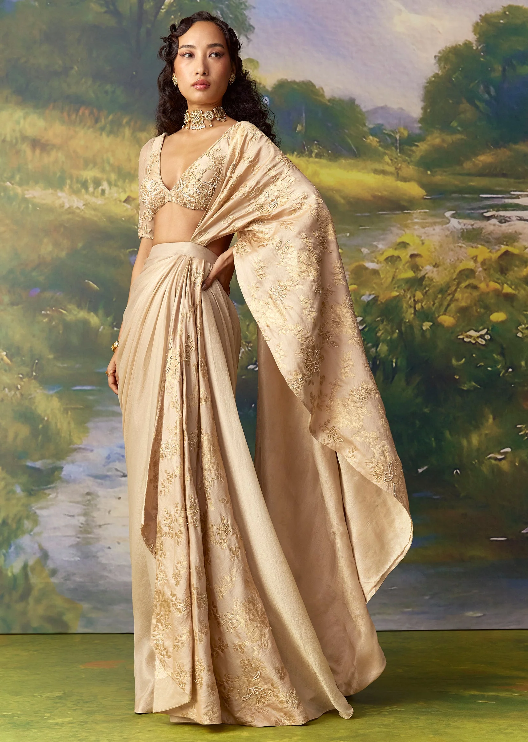 Gold Banarasi Silk Ready Pleated Saree And Blouses - Image 4