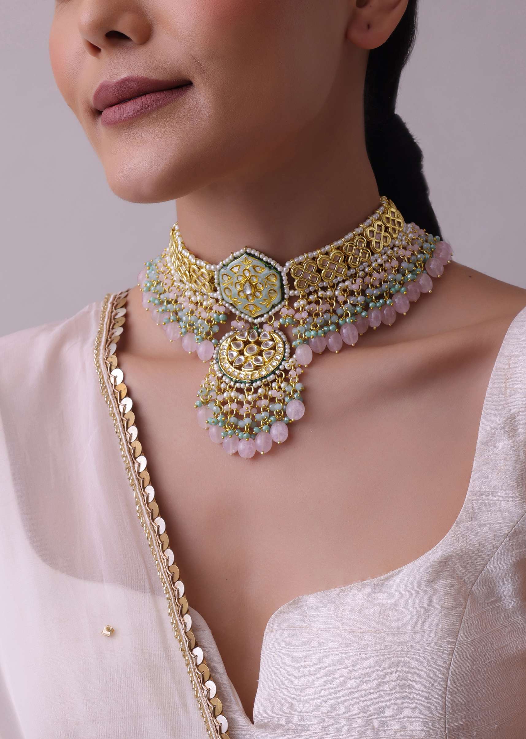 Gold-Finish Kundan Choker Necklace Set With Intricate Work In Mix Metal - Image 4
