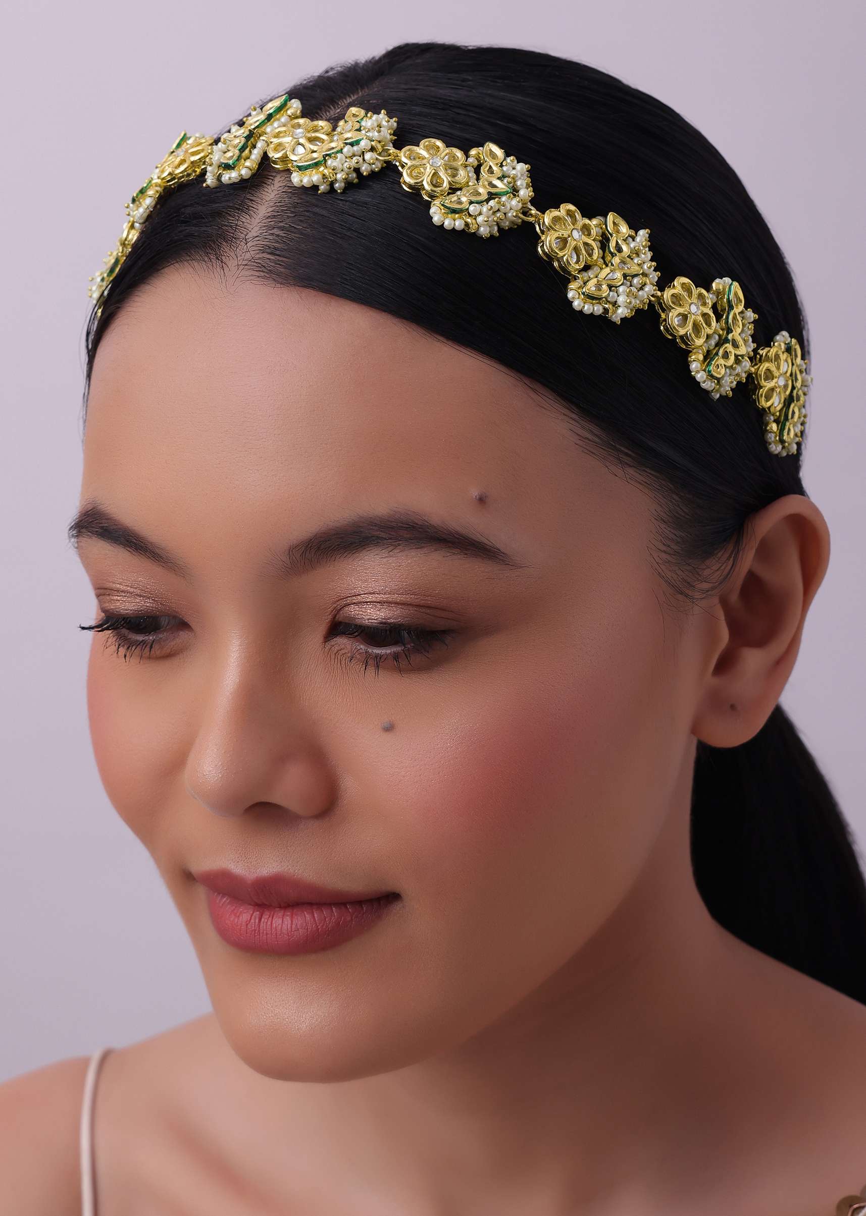 Gold Finish Kundan Studded Mathapatti In Mix Metal - Image 3