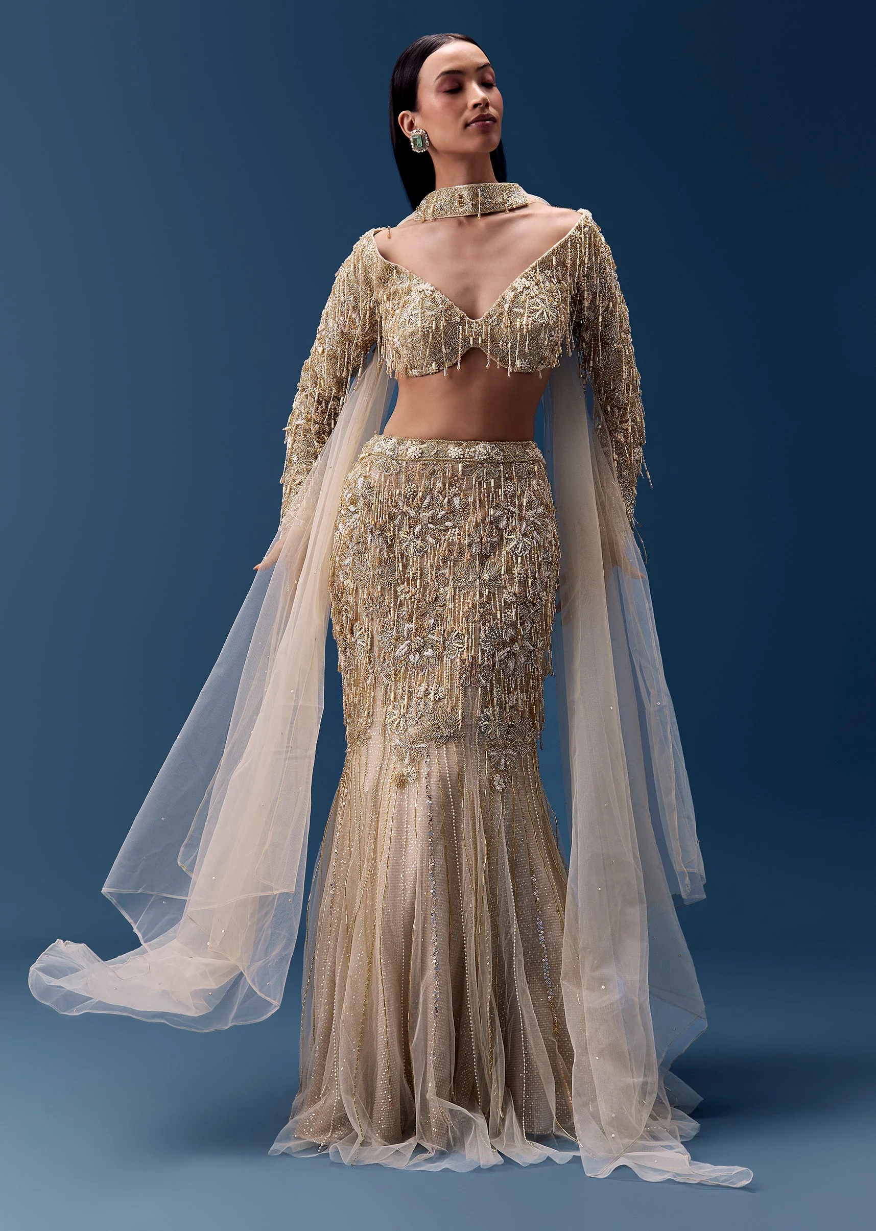 Gold Fishcut Lehenga with Blouse and Choker Dupatta - Image 4