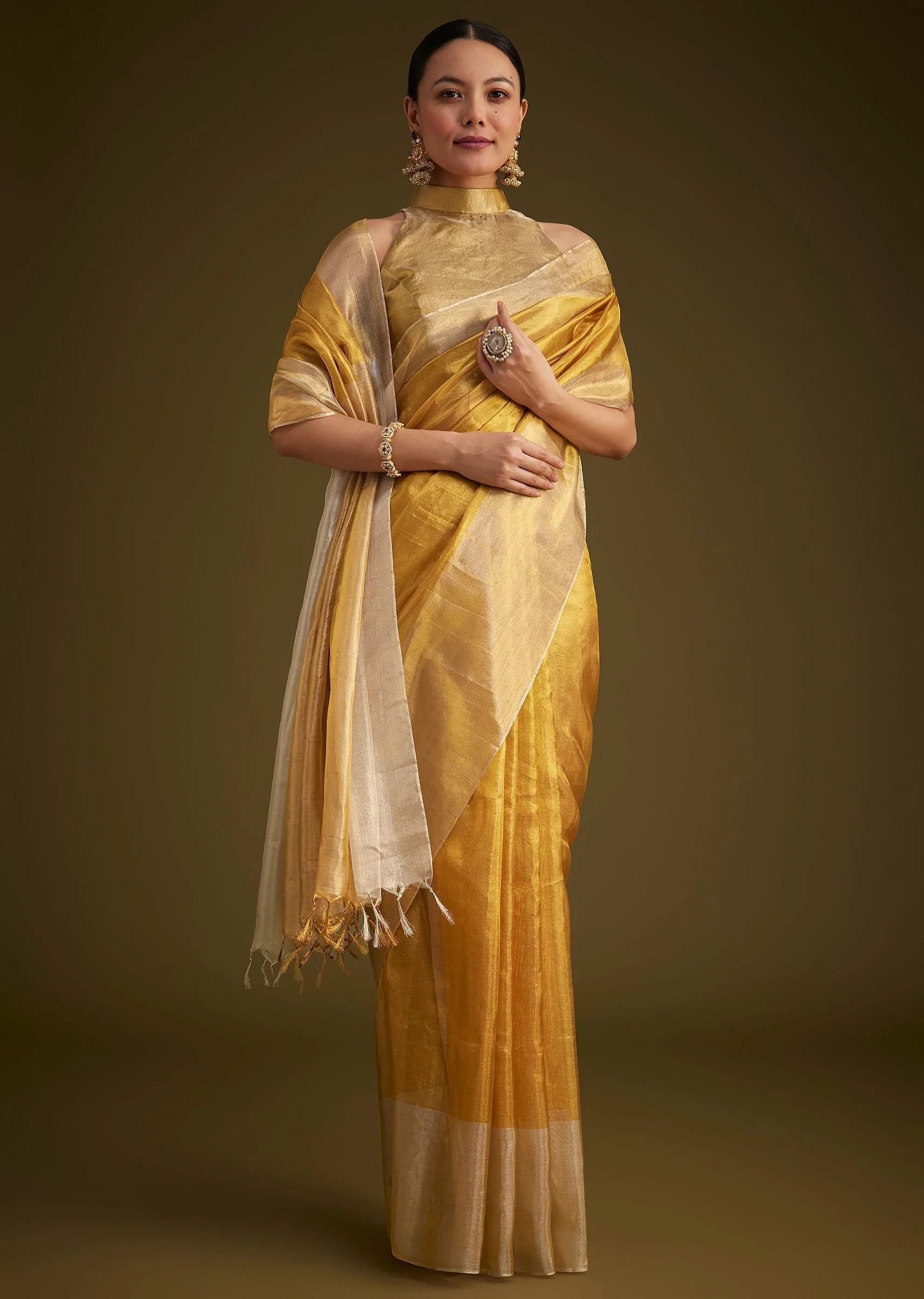 Gold Kanjivaram Silk Saree With Contrast Border And Pallu - Image 6