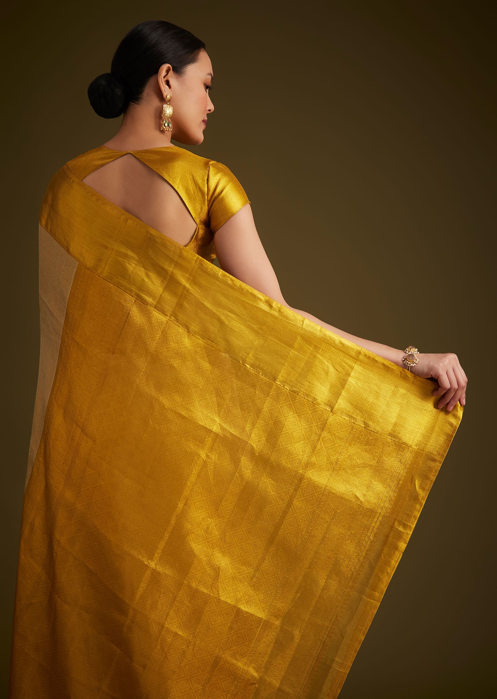 Gold Kanjivaram Silk Saree With Golden Zari Detailing - Image 7
