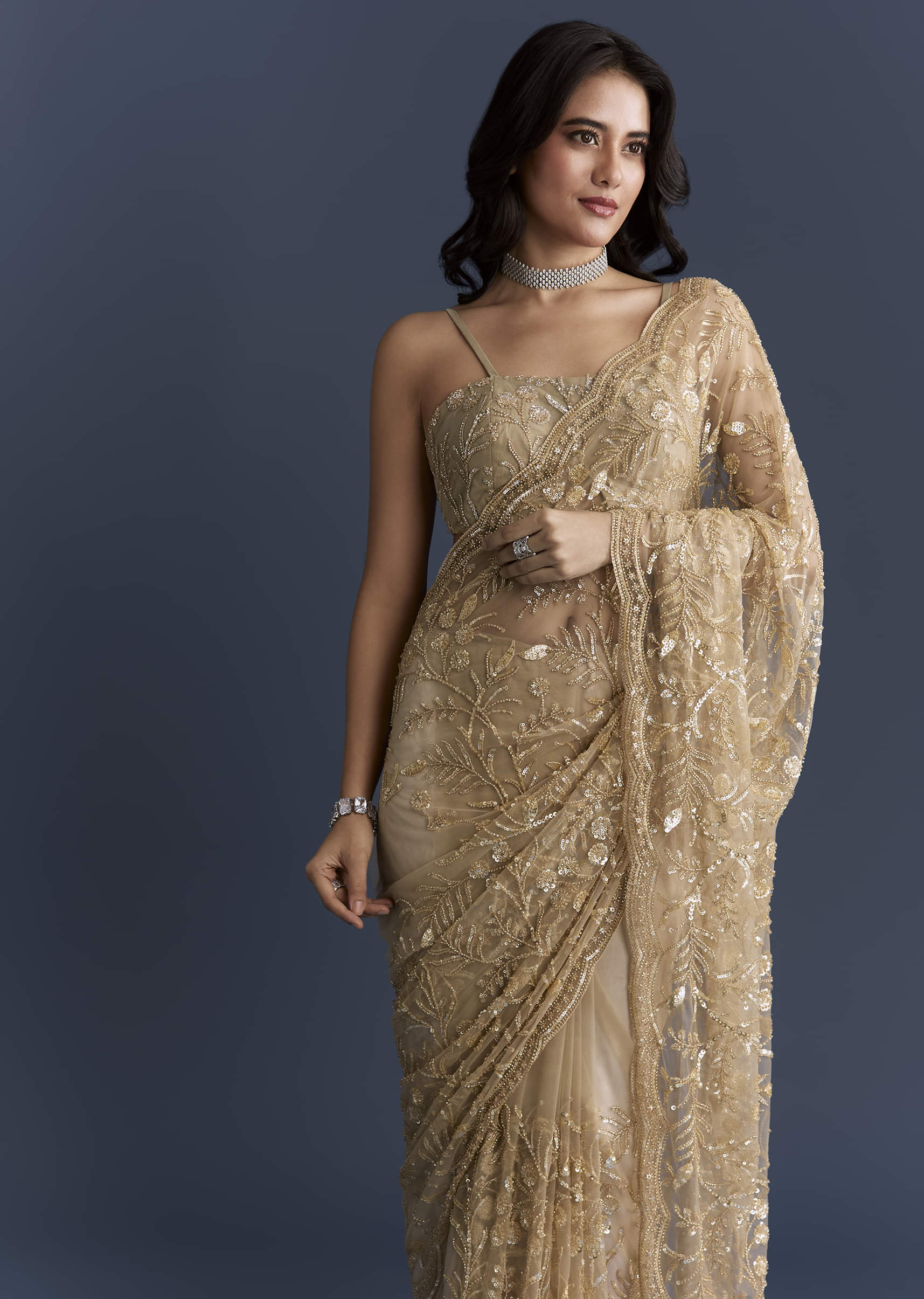 Gold Net Saree With Floral Sequins Work - Image 5