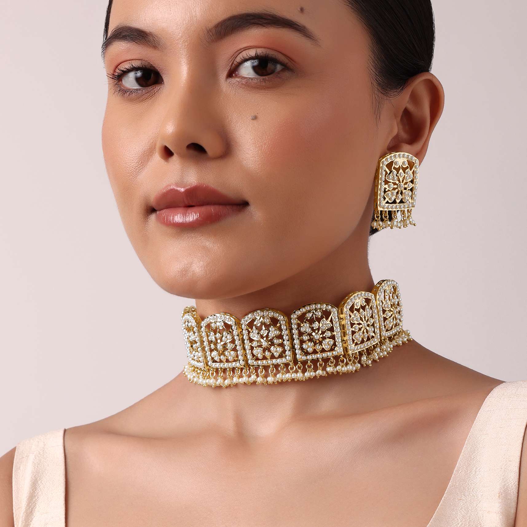 Gold Tone Geometric Kundan Choker Set - Image 5
