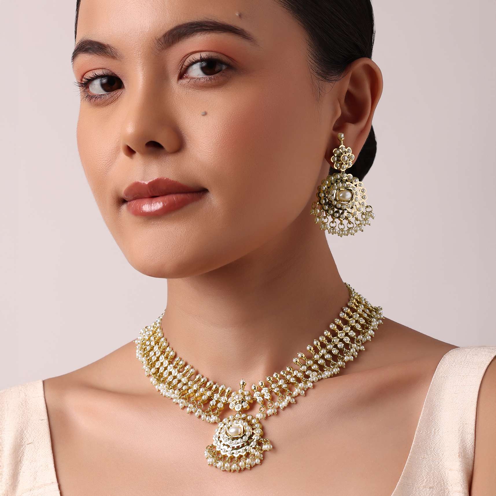 Gold Tone Pendant Kundan Necklace Set With Beads - Image 7