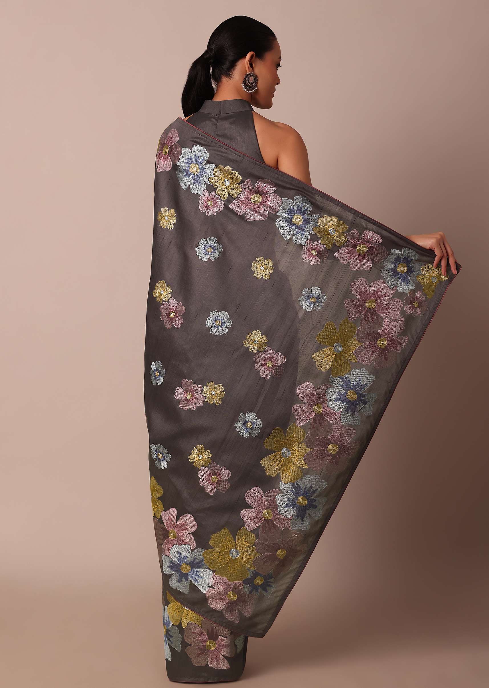Graceful Grey Saree With Exquisite Thread Resham Work - Image 4