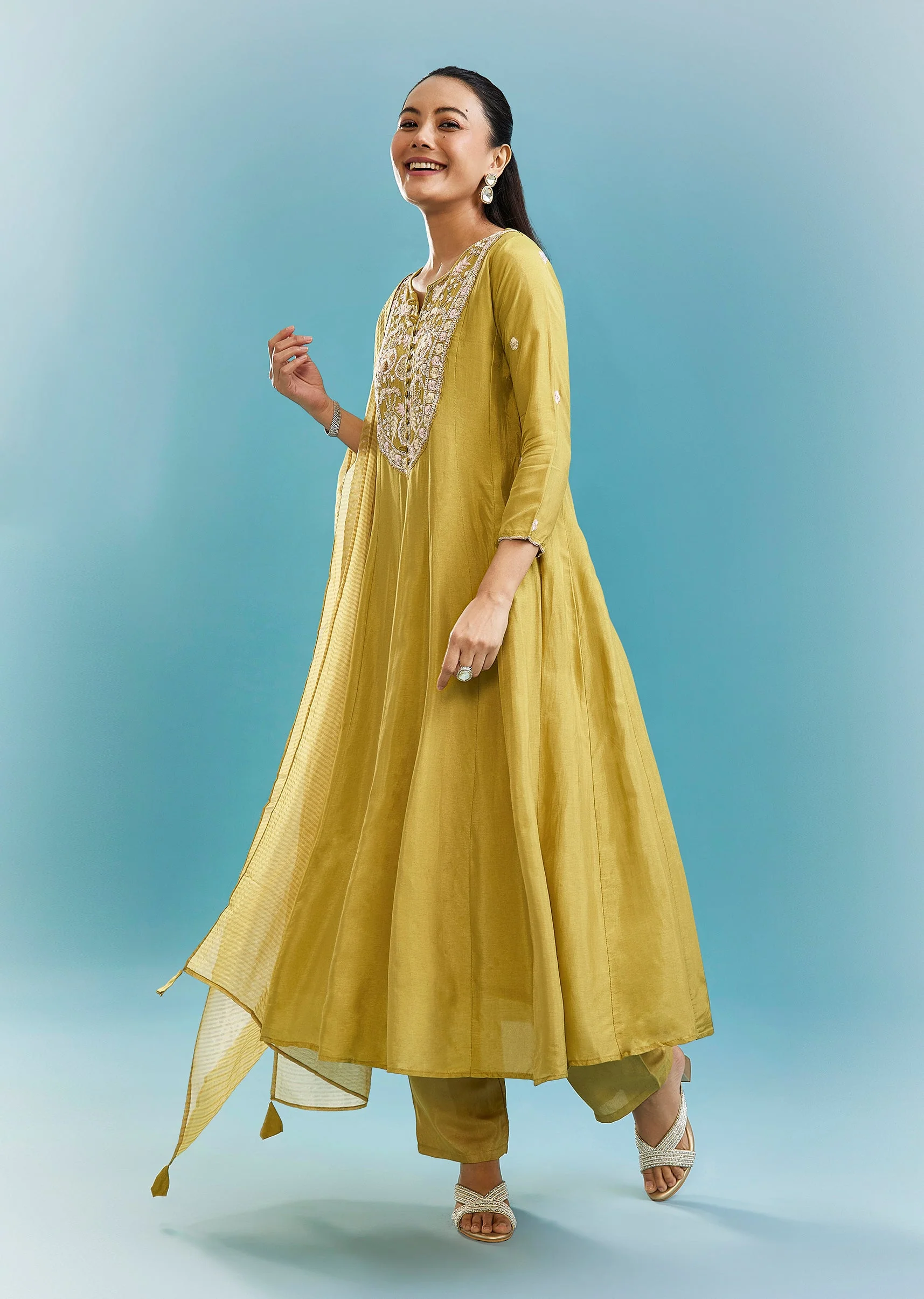 Green Anarkali Set With Sequins And Resham Work - Image 3