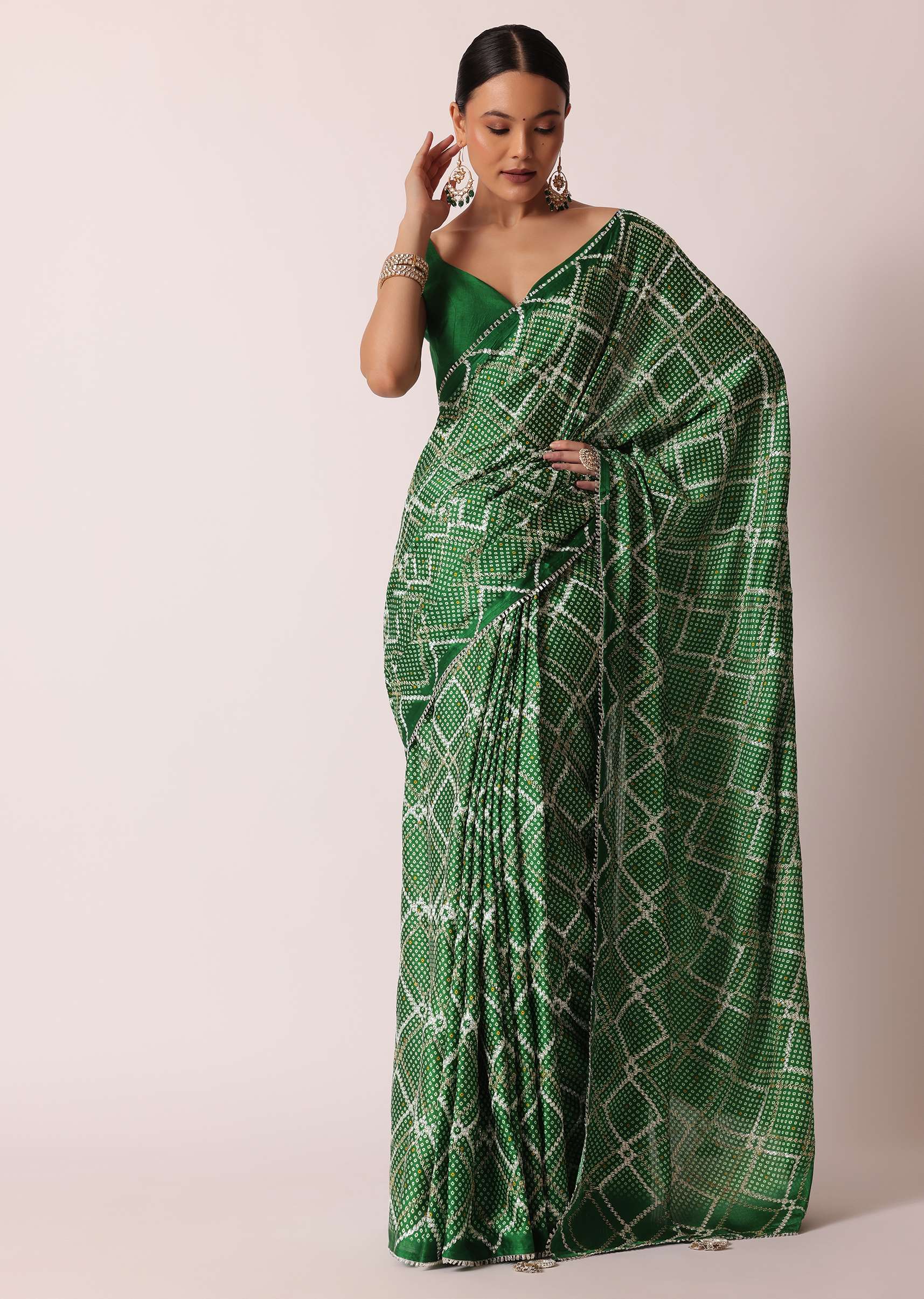 Green Bandhani Silk Saree With Gota Work And Unstitched Blouse Piece - Image 3