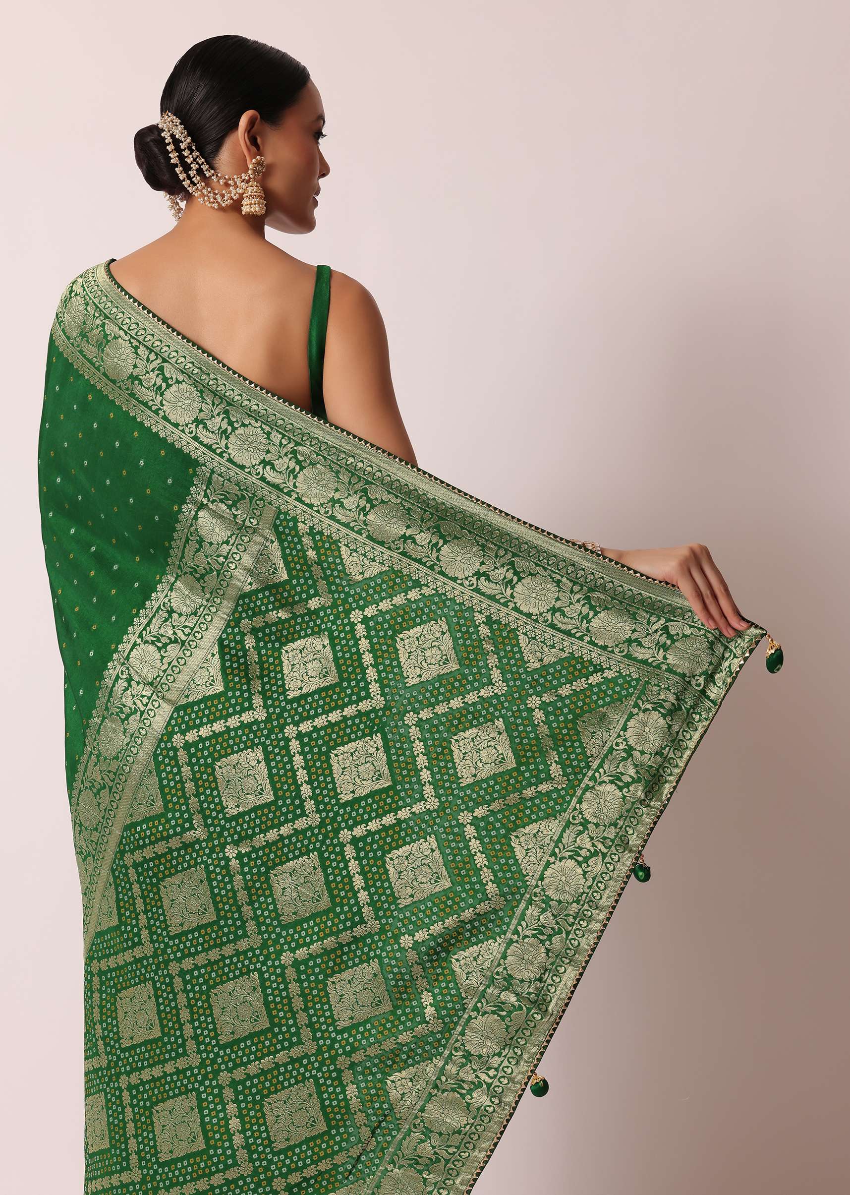 Green Bandhani Silk Saree With Woven Motif And Unstitched Blouse Piece - Image 6