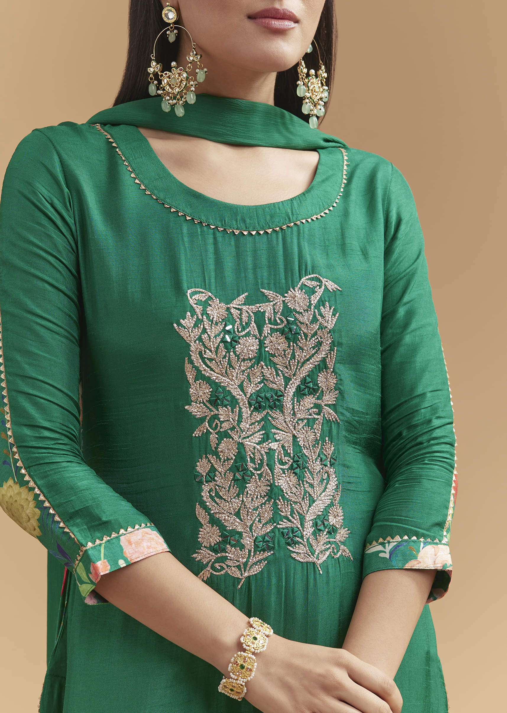 Green Dola Silk Kurta Set With Gota Work And Floral Print - Image 2