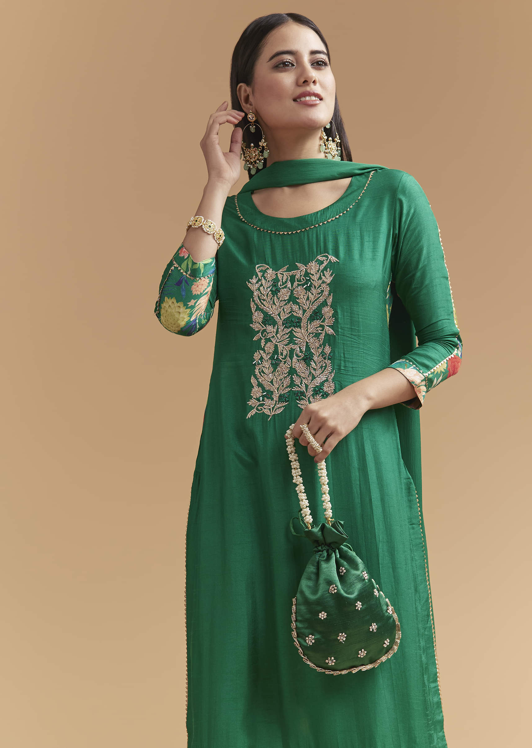 Green Dola Silk Kurta Set With Gota Work And Floral Print - Image 4