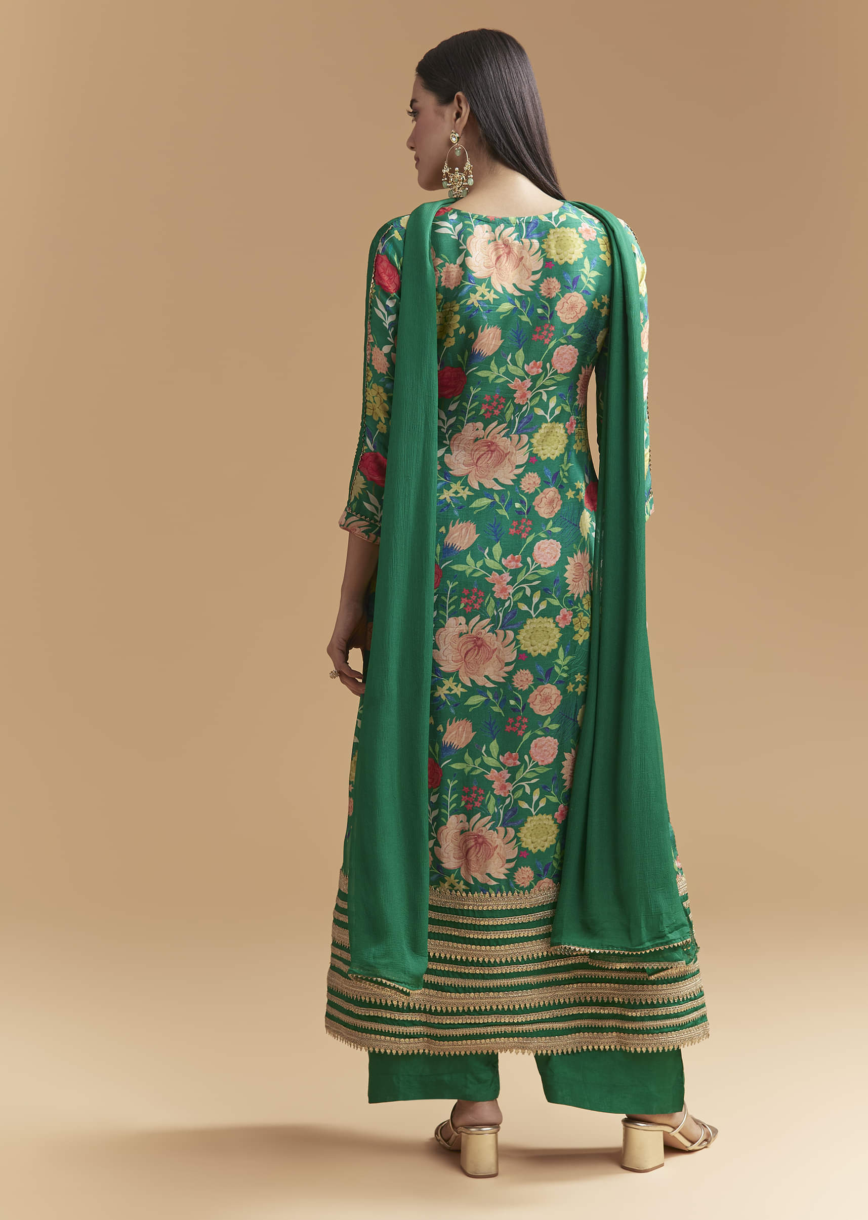 Green Dola Silk Kurta Set With Gota Work And Floral Print - Image 5