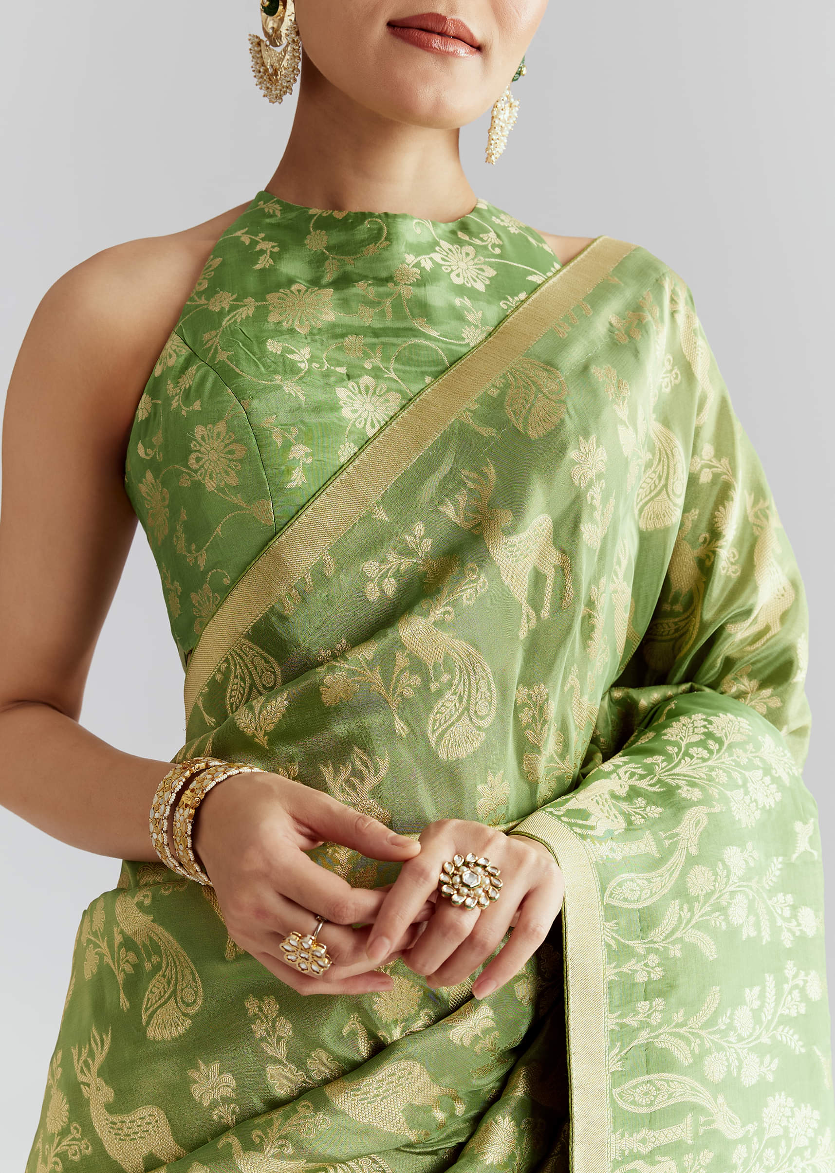 Green Dola Silk Woven Saree With Zari Motif Embroidery - Image 2