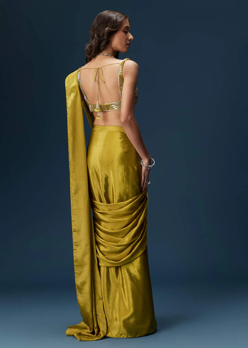 Green Drape Saree With V Neck Blouse And Belt - Image 2