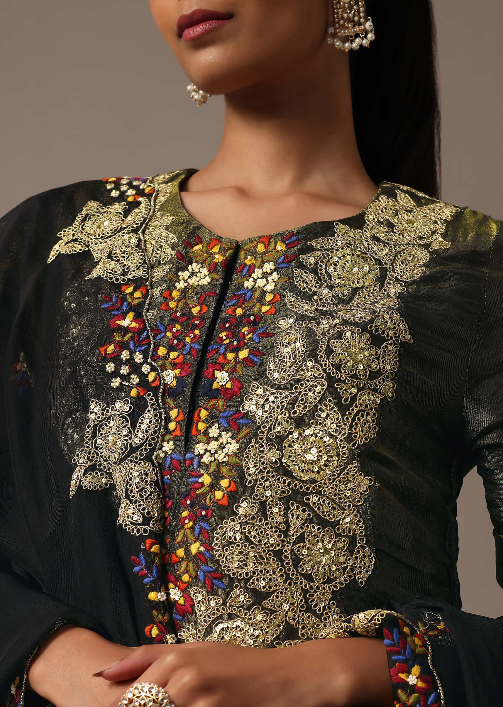 Green Embroidered Kurta Pant Set With Dupatta - Image 2