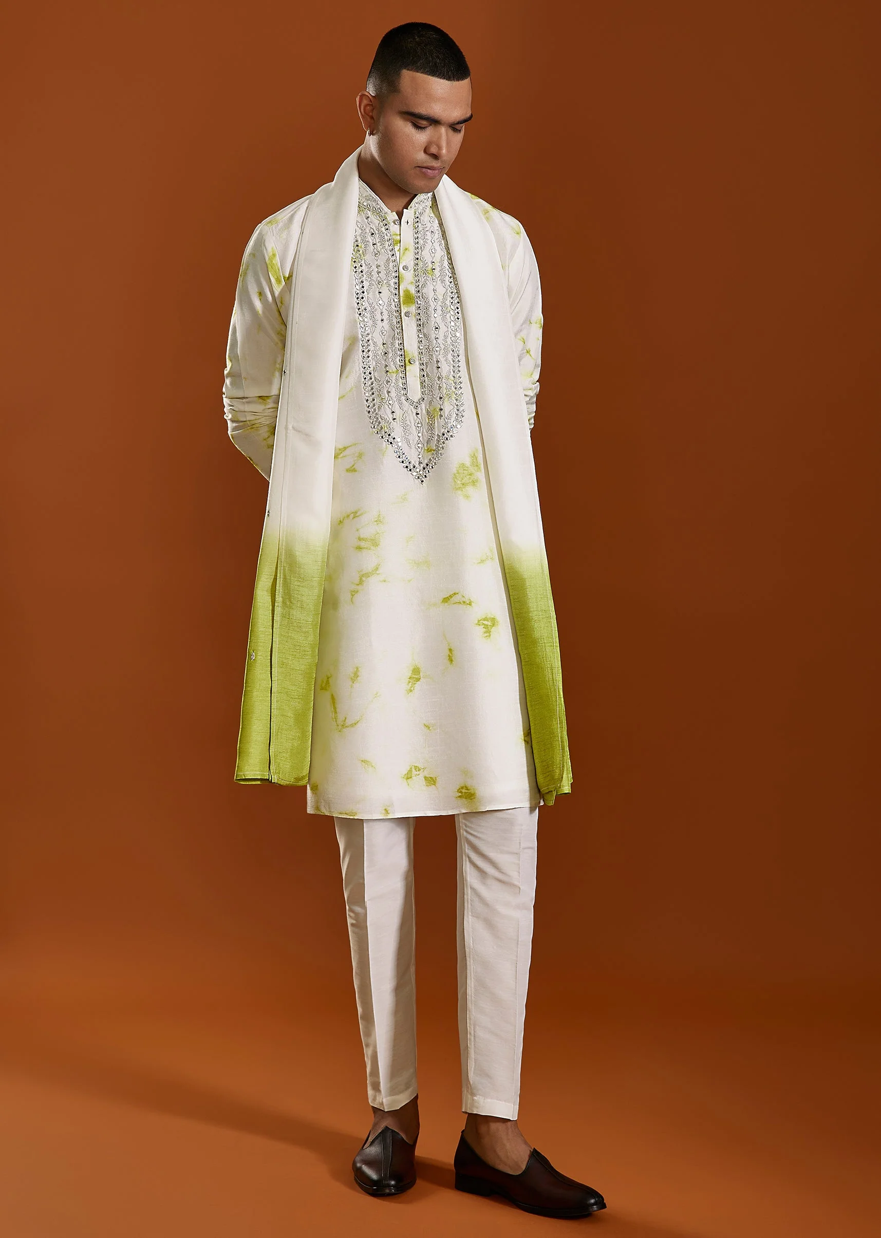 Green Embroidered Viscose Kurta Set With Dupatta - Image 3
