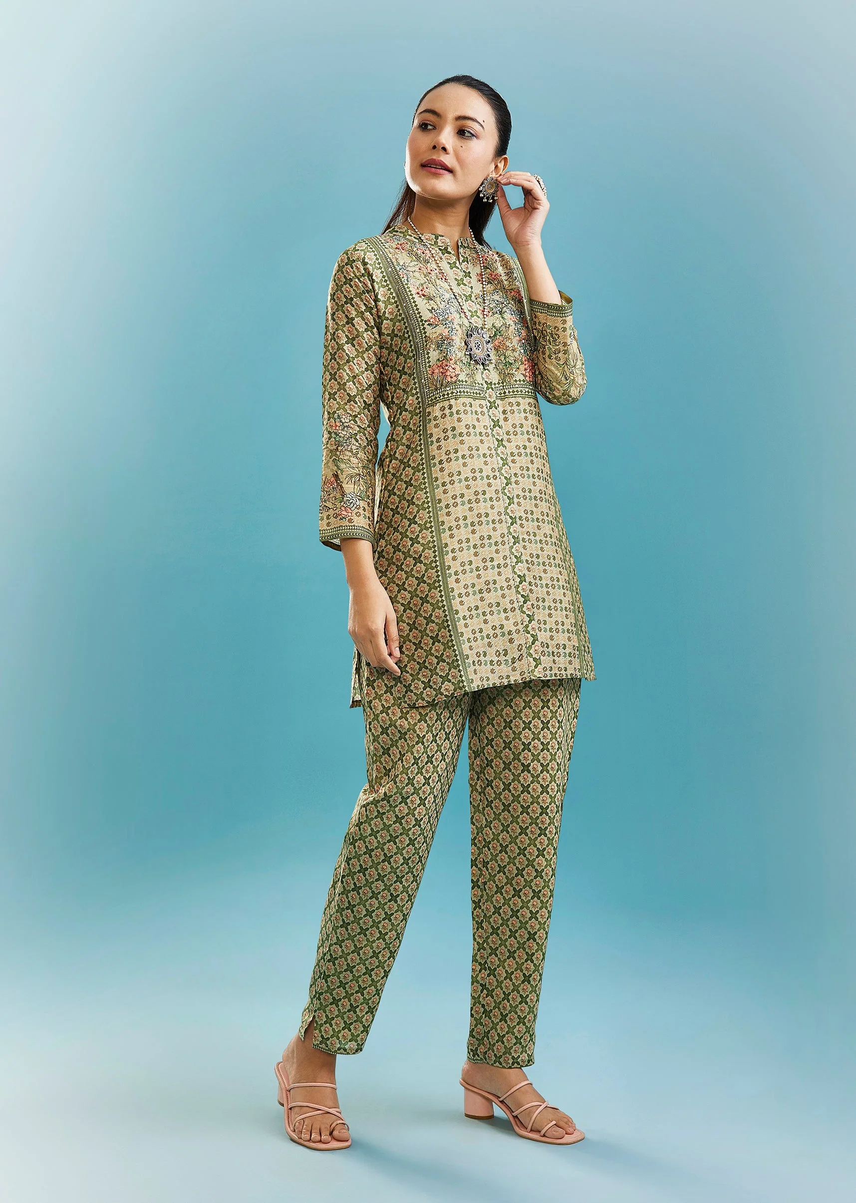 Green Floral Co-ord Set With Cut Dana And Sequins Work - Image 3