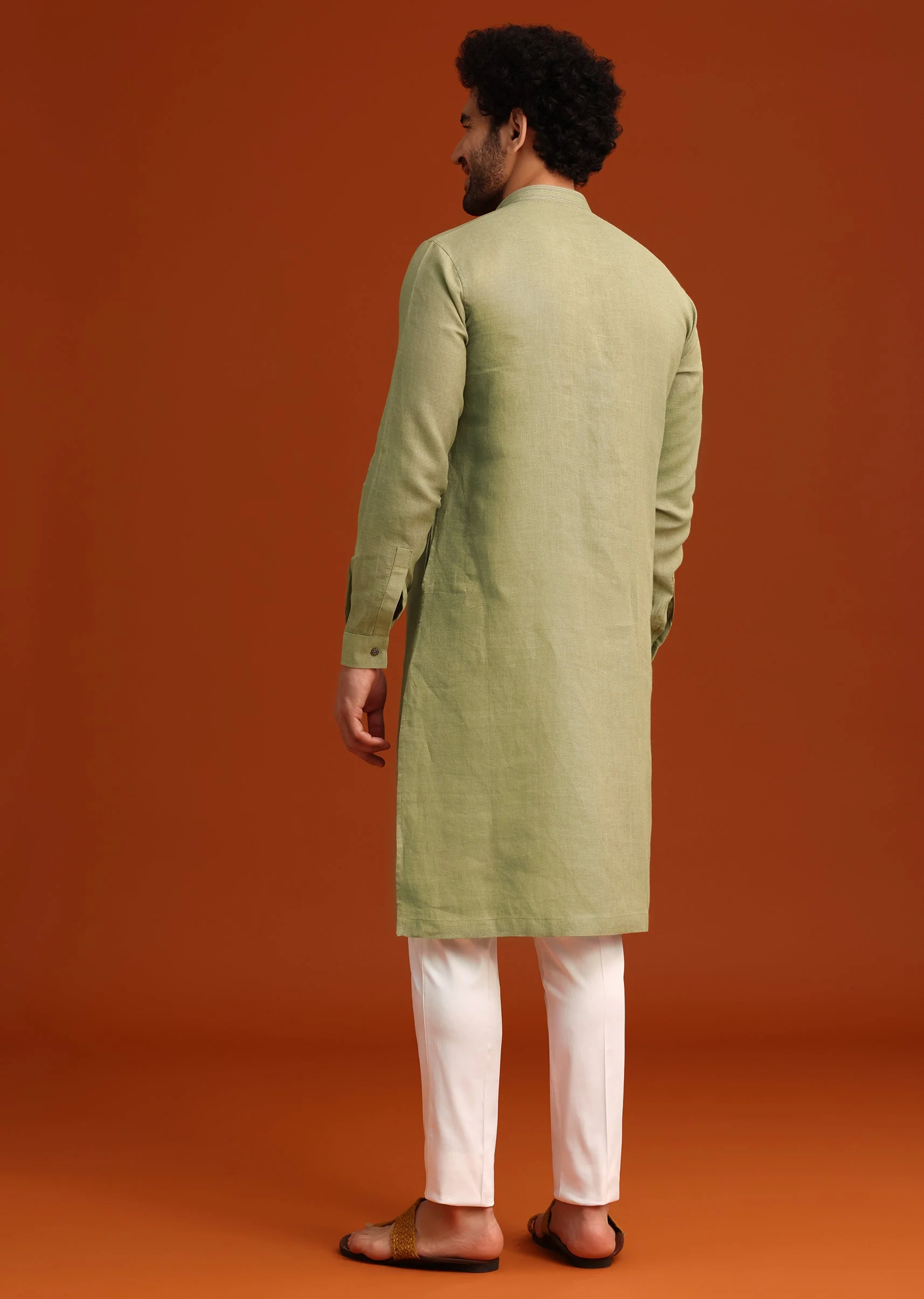 Green Floral Handwork Kurta Set In Linen - Image 5