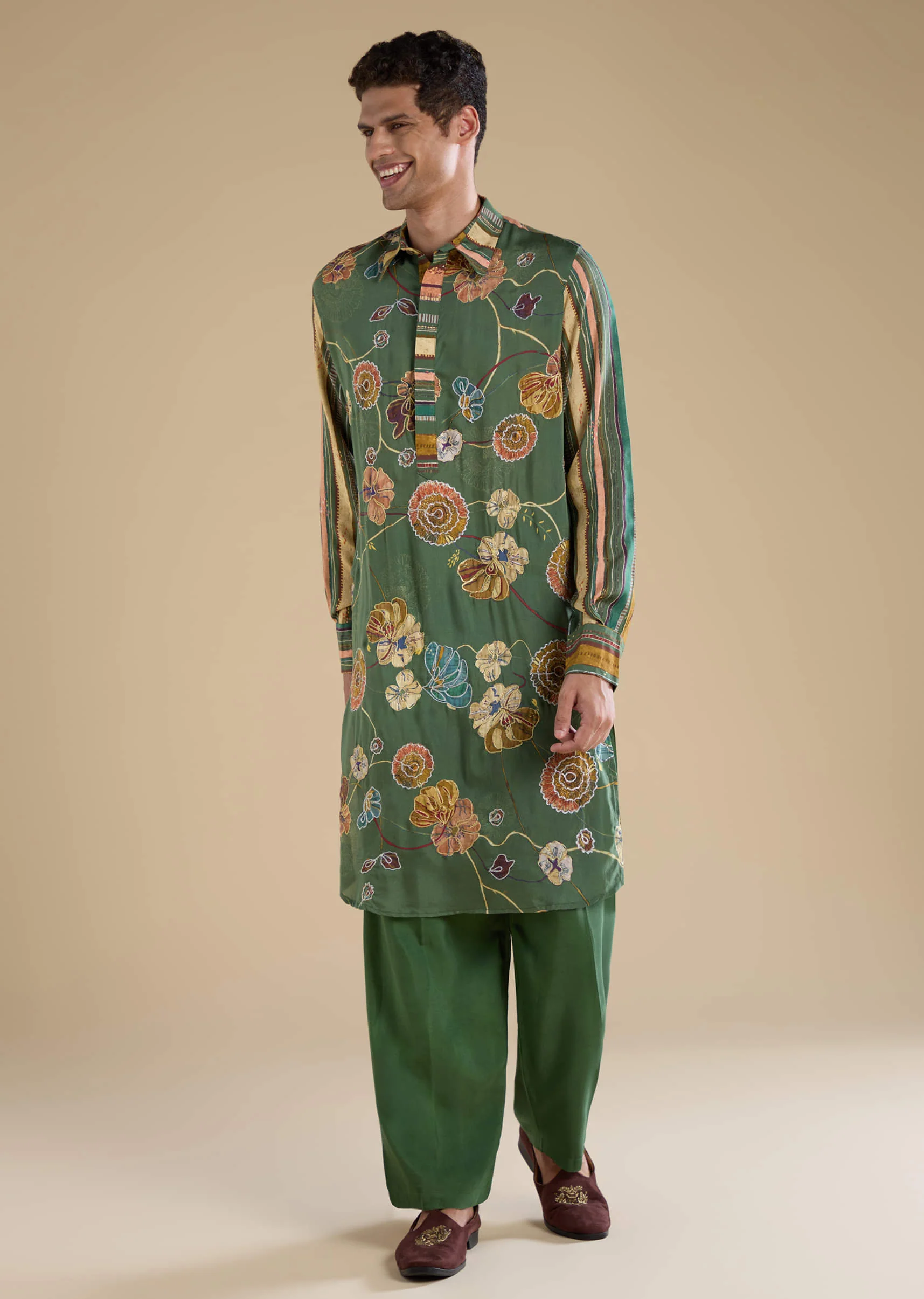 Green Kalamkari Mens Kurta and Pant Set - Image 3