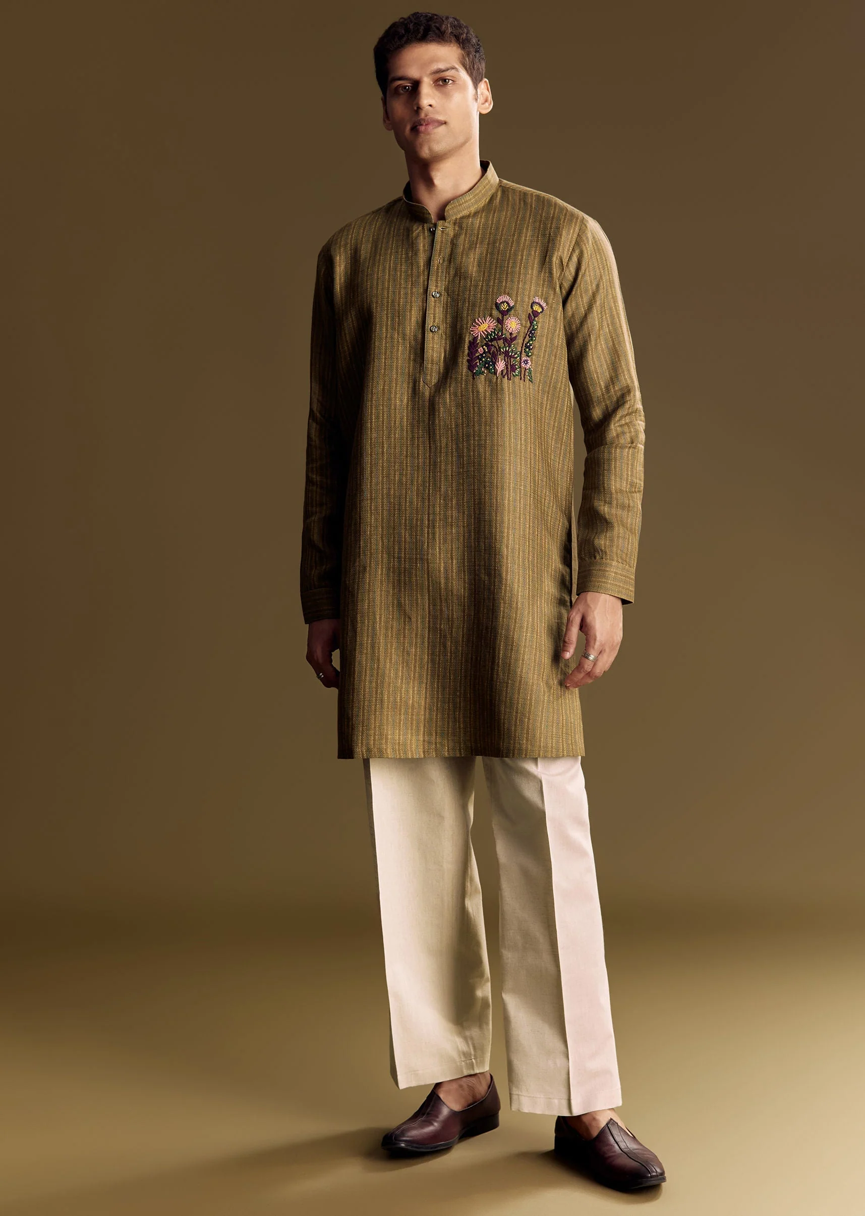 Green Linen Kurta Set With Hand Embroidered Detailing - Image 2