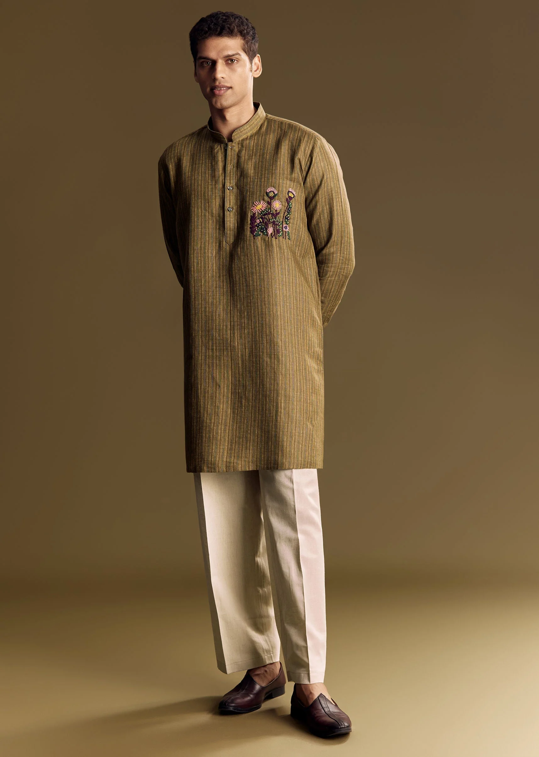 Green Linen Kurta Set With Hand Embroidered Detailing - Image 4