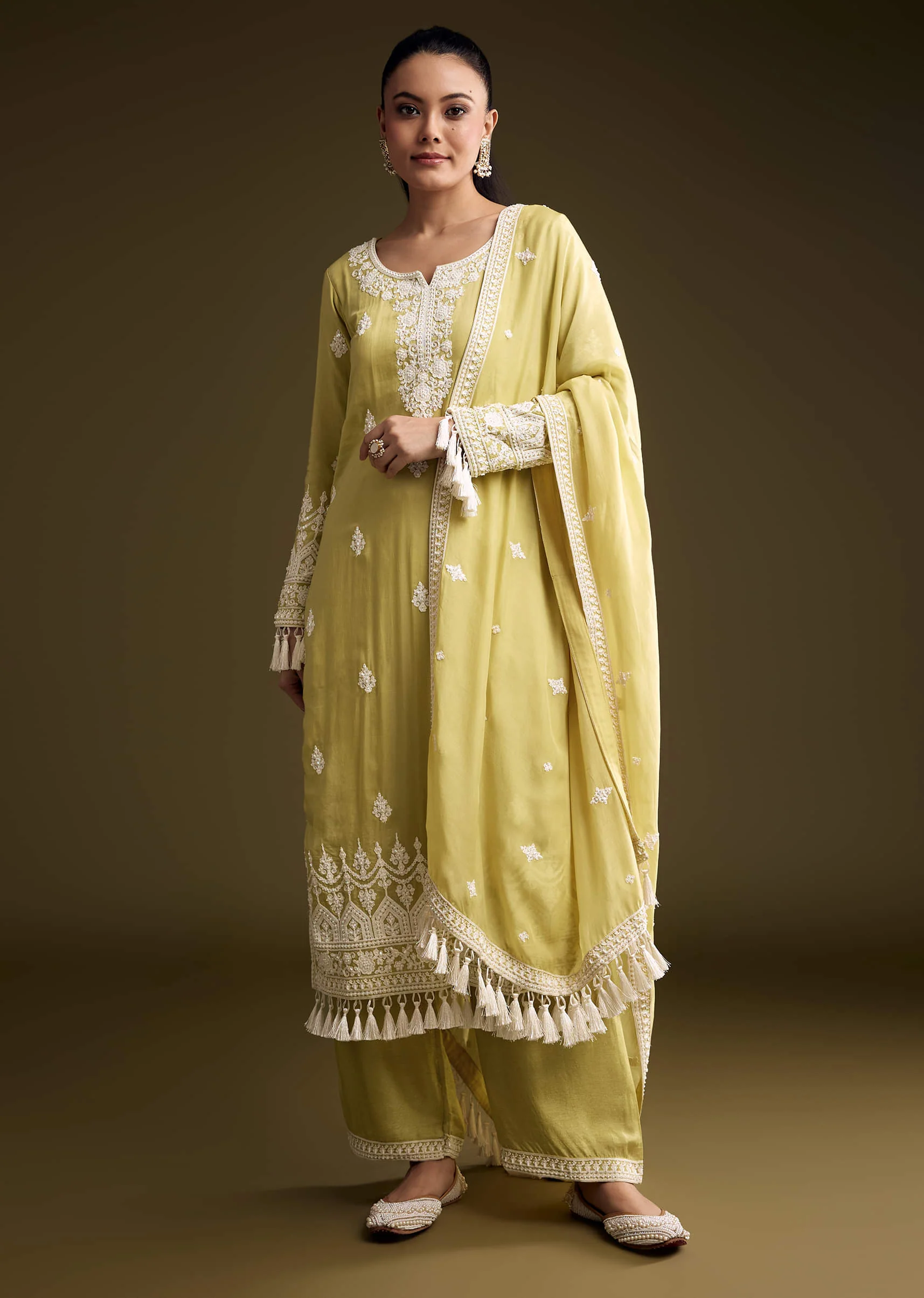 Green Organza Kurta Set With Thread Embroidery - Image 3
