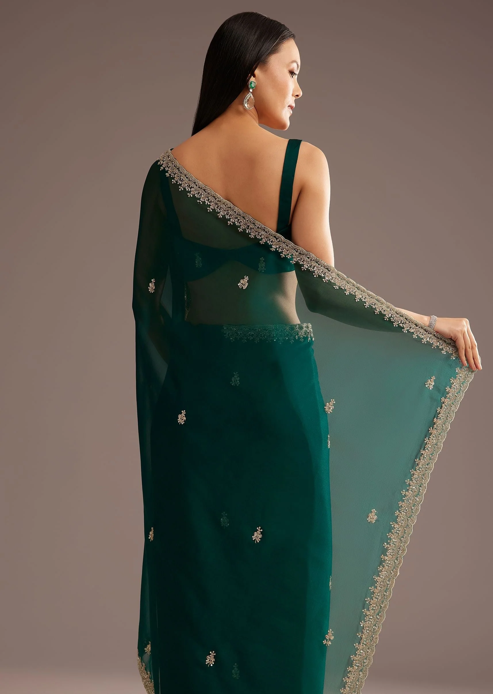 Green Organza Saree With Cutdana And Sequins Border - Image 4