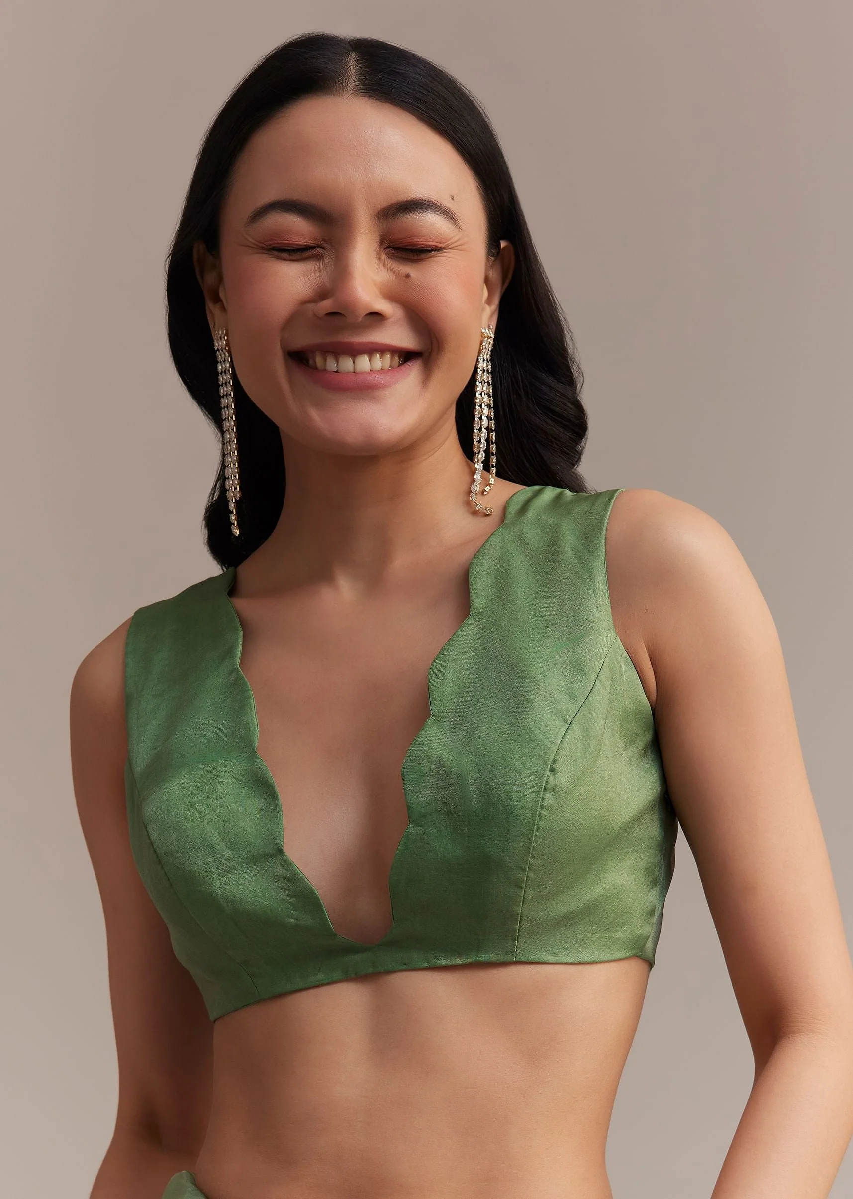 Green Organza Saree With Sequins And Cutdana Embellished Border - Image 7