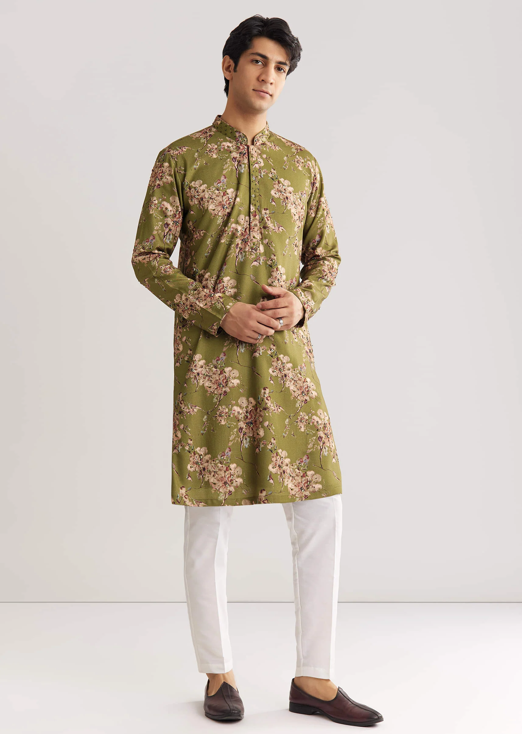 Green Pashmina Kurta Set With Sequin And Beaded Embroidery - Image 2