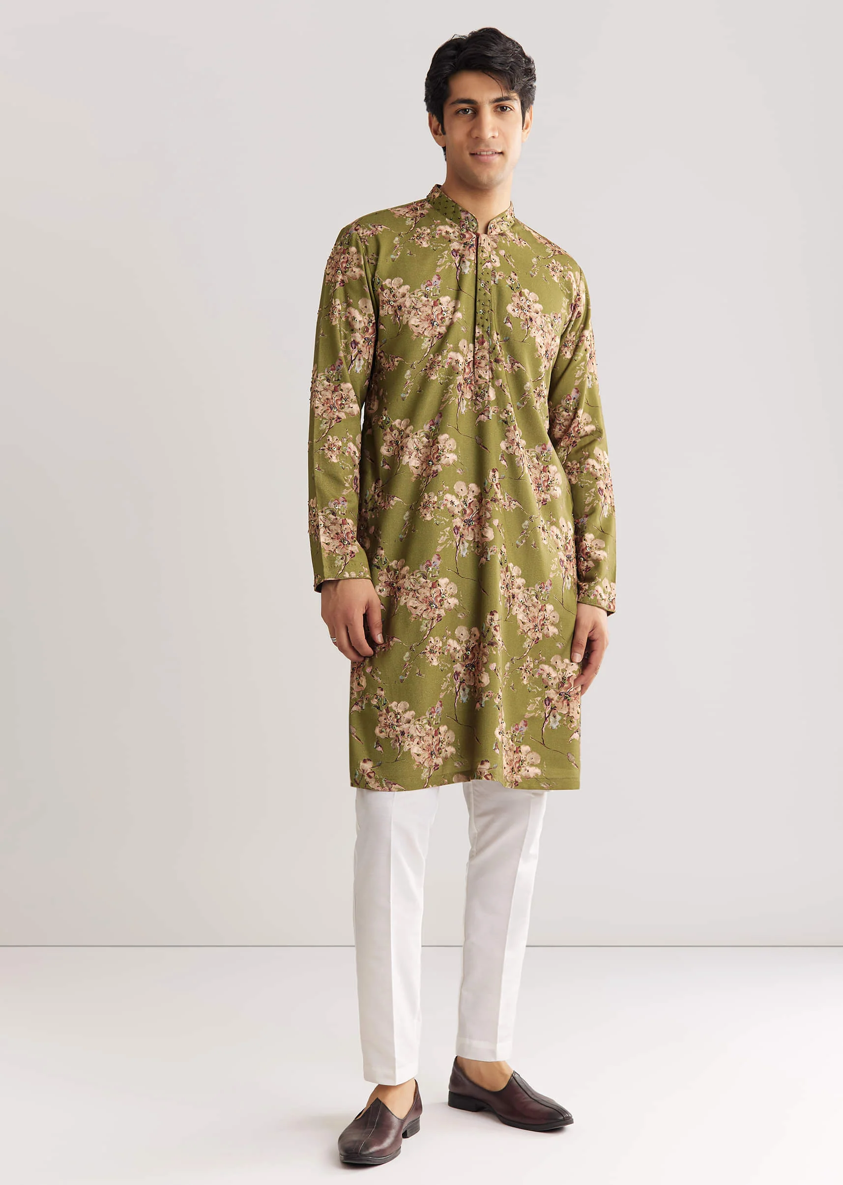 Green Pashmina Kurta Set With Sequin And Beaded Embroidery - Image 4