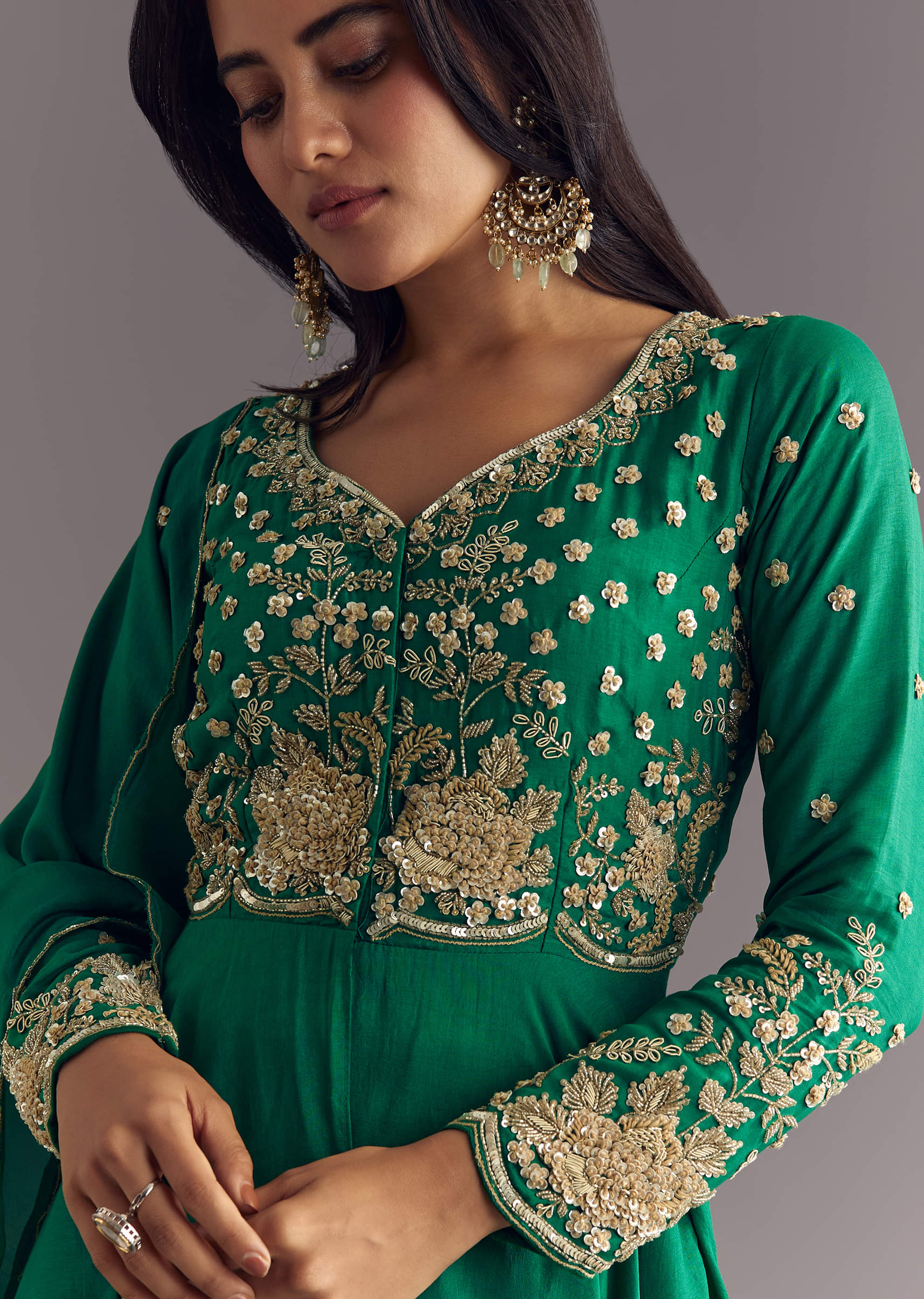 Green Russian Silk Front Slit Kurta Dupatta Set With Beaded Embroidery - Image 4