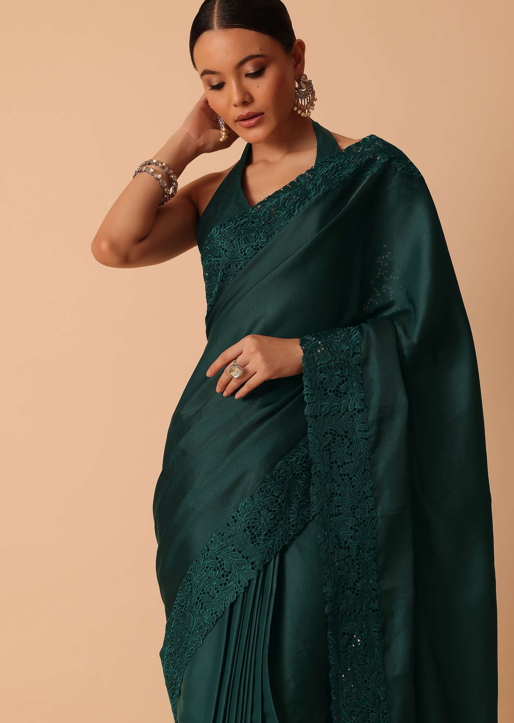 Green Saree In Organza With Lace Border And Unstitched Blouse Piece - Image 2