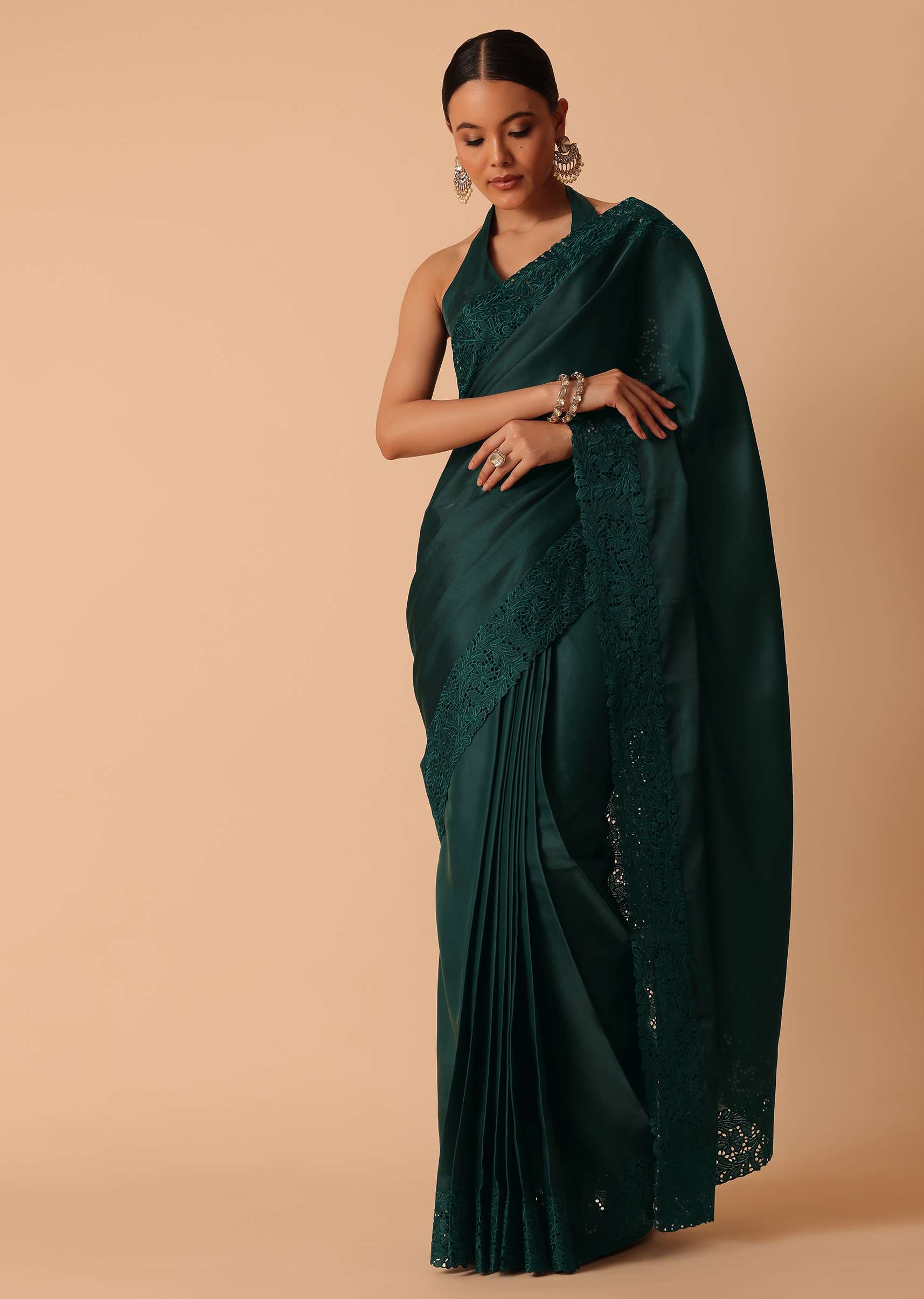 Green Saree In Organza With Lace Border And Unstitched Blouse Piece - Image 3