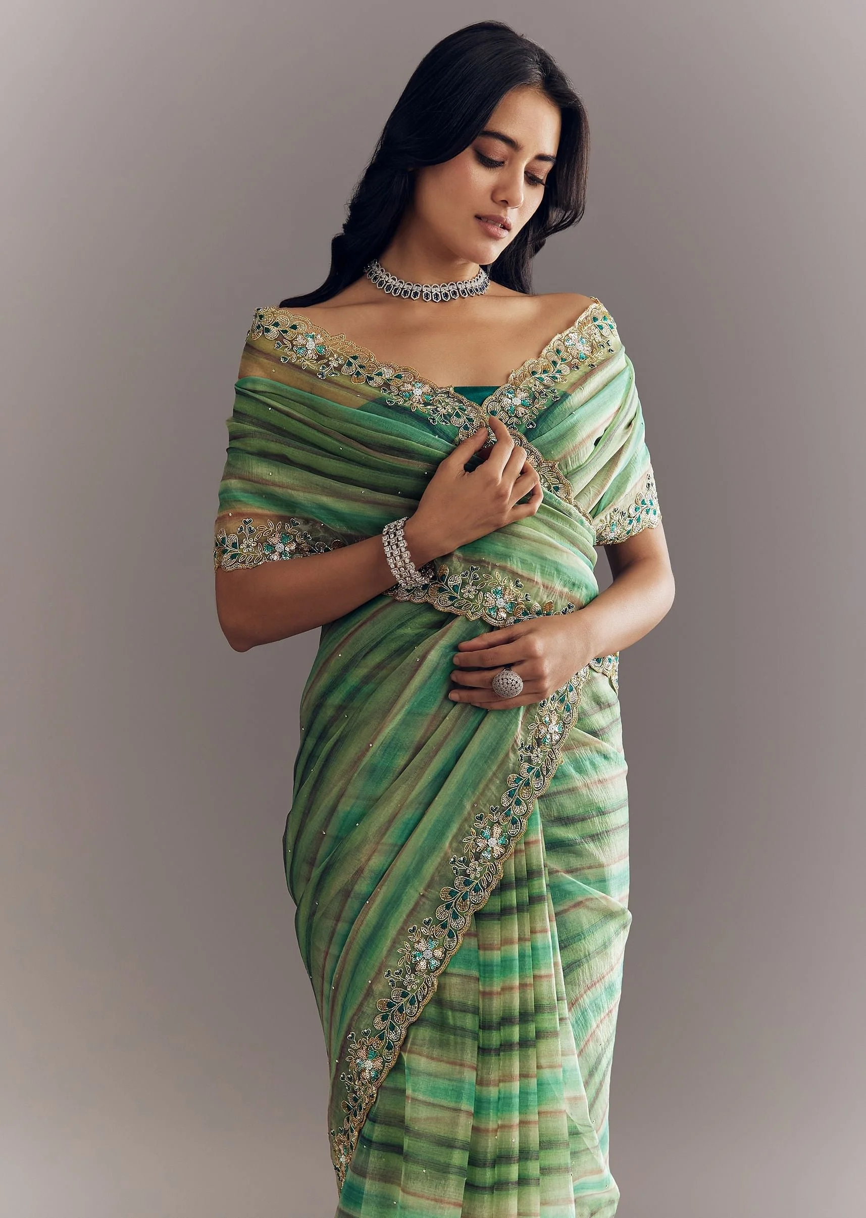 Green Shaded Tissue Saree With Cutdana Sequins And Beads Embroidery And Scallop Border - Image 5