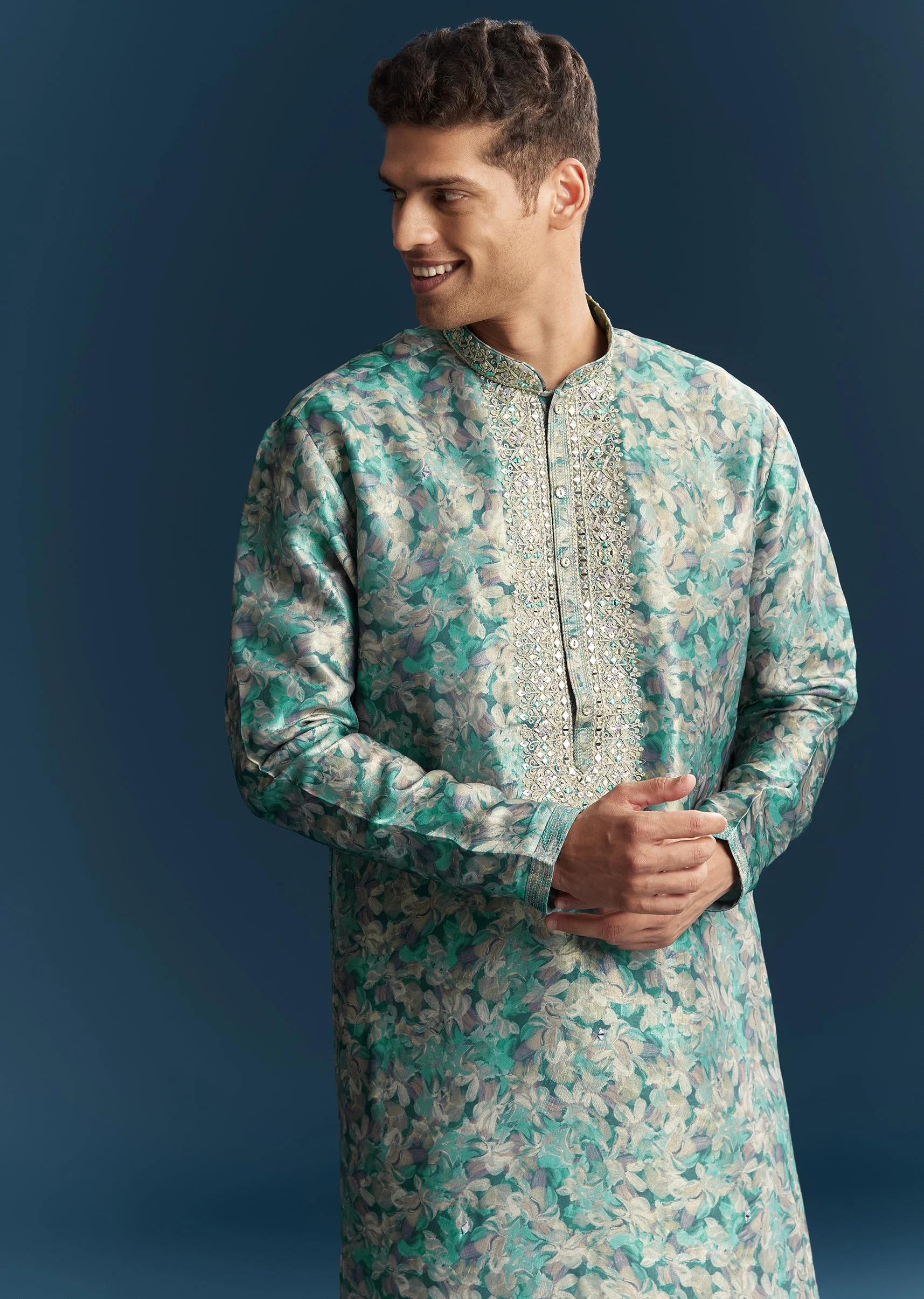 Green Silk Kurta Set With Thread And Mirror Work - Image 4