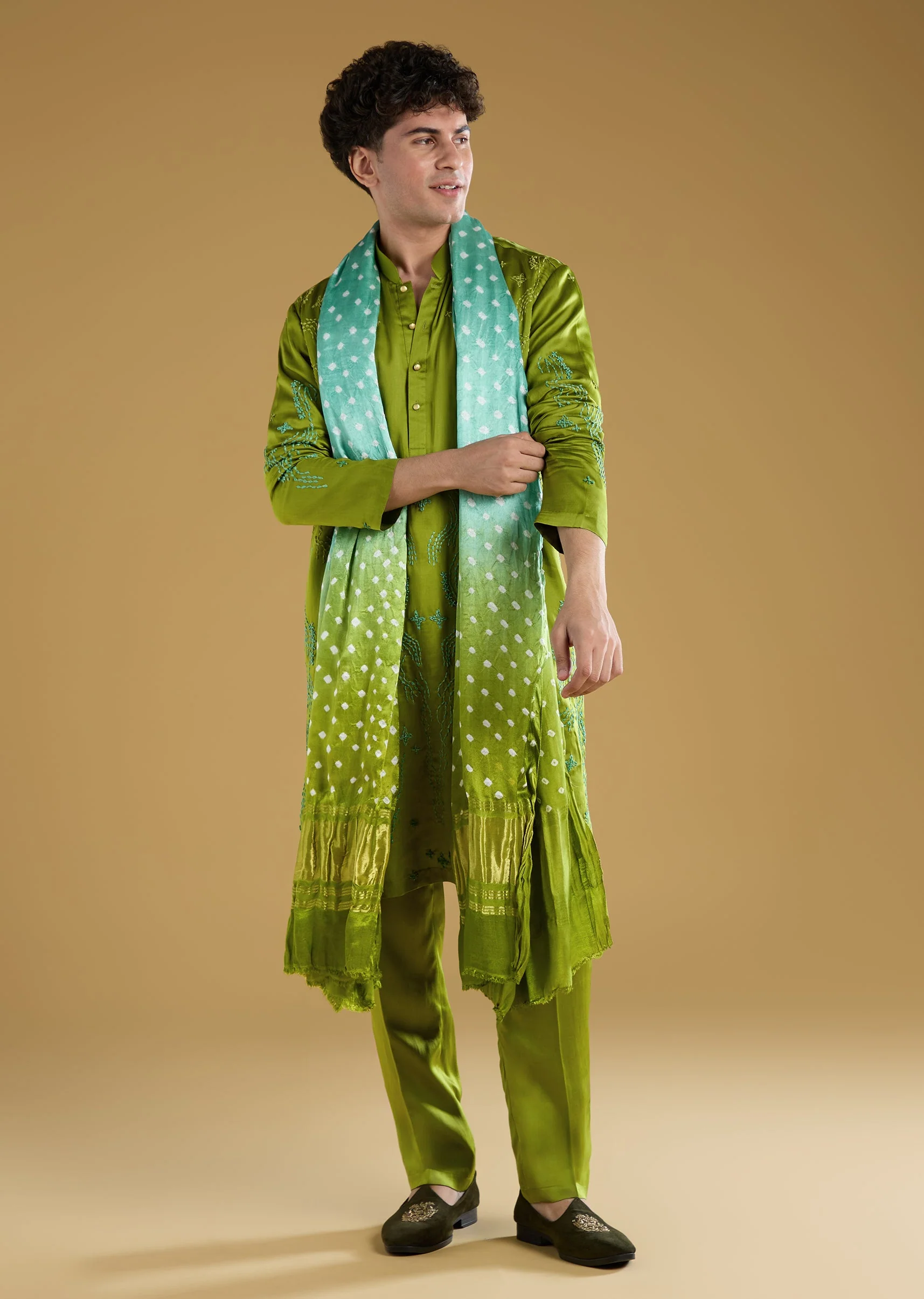 Green Silk Kurta Set With Thread Detail Work - Image 3