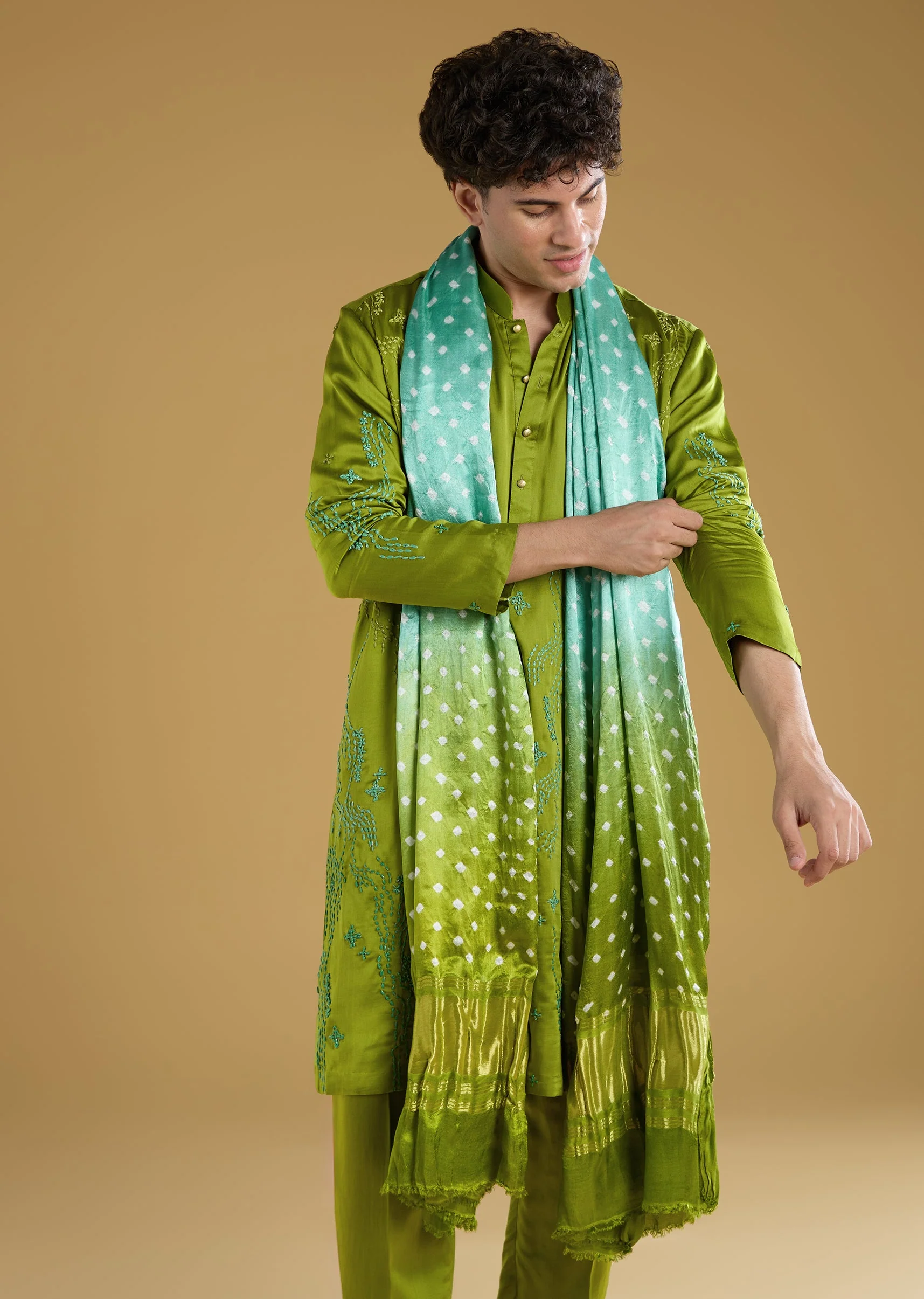 Green Silk Kurta Set With Thread Detail Work - Image 4