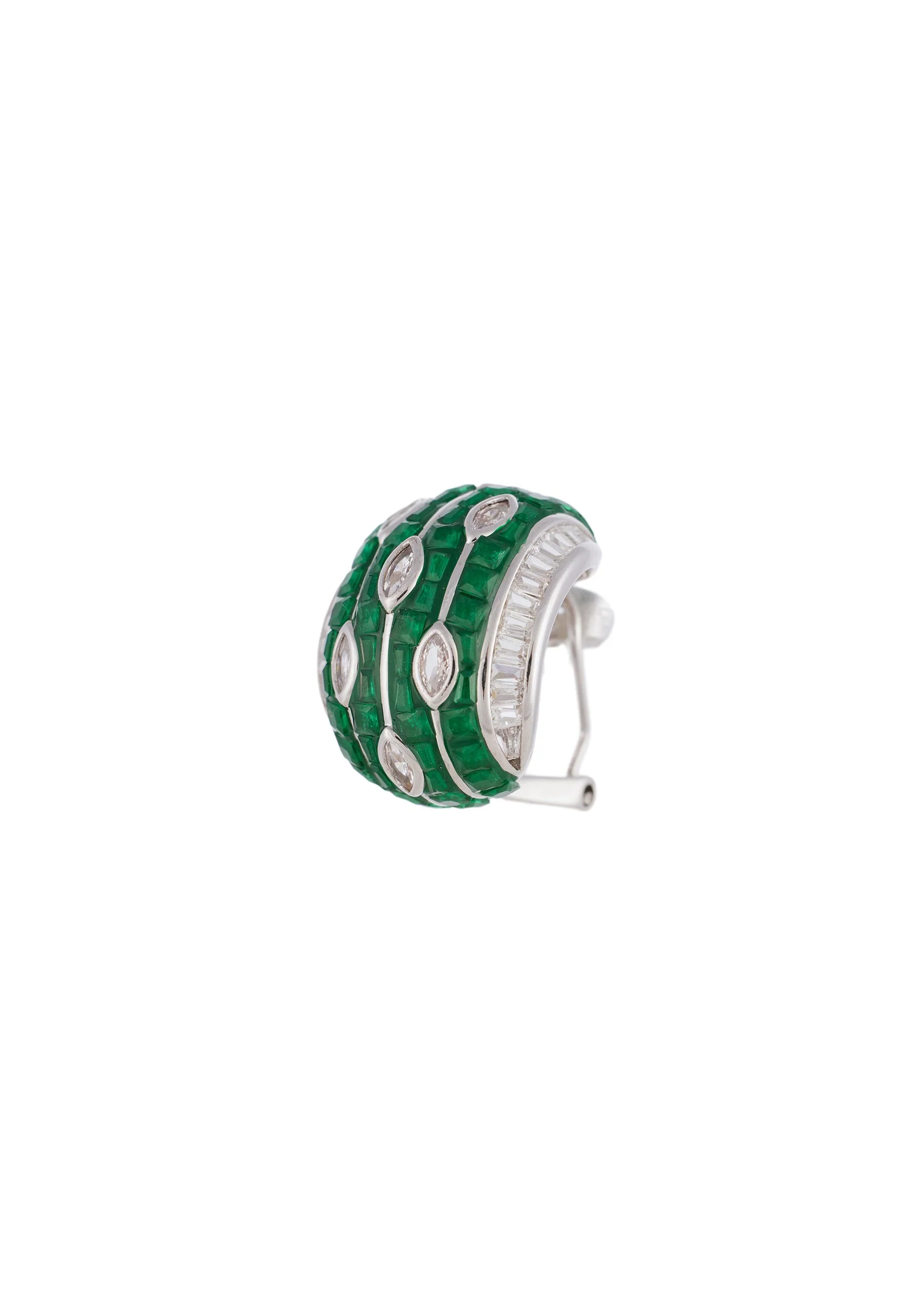 Green Silver Diamond Earrings With Timeless Detail - Image 4