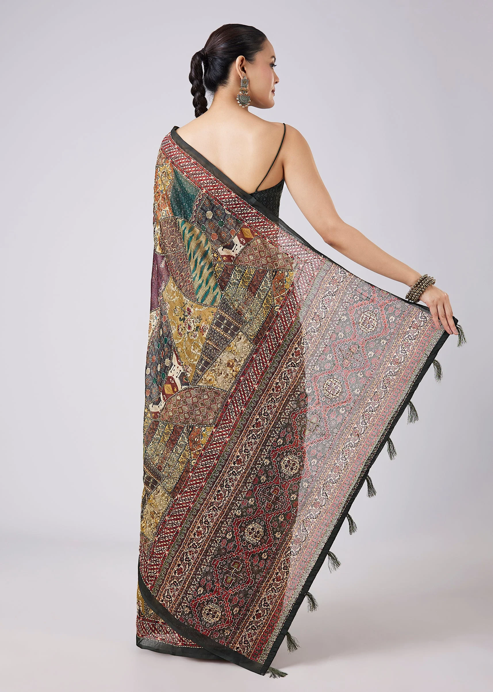 Green Tassel Block Printed Saree with Unstitched Blouse - Image 4