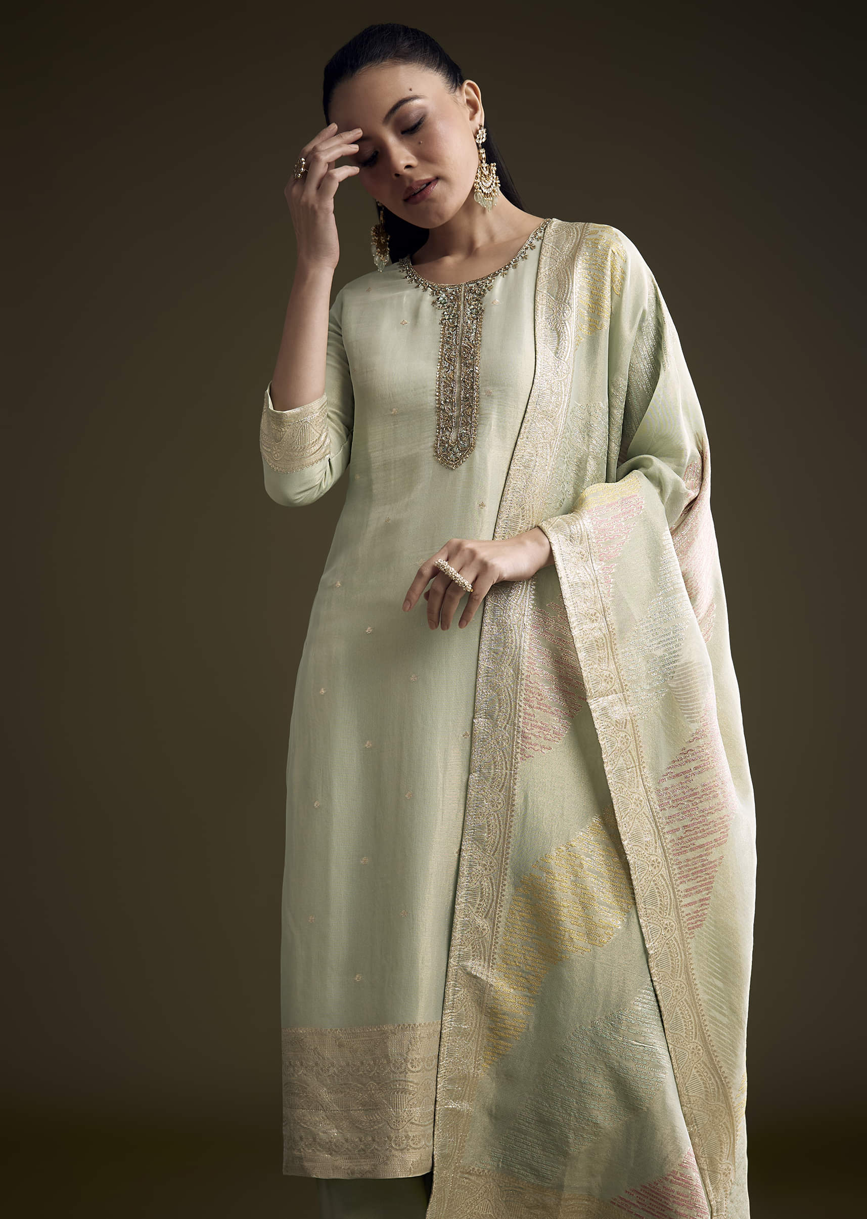 Green Tissue Kurta Set With Cutdana And Sequins Embroidery - Image 4