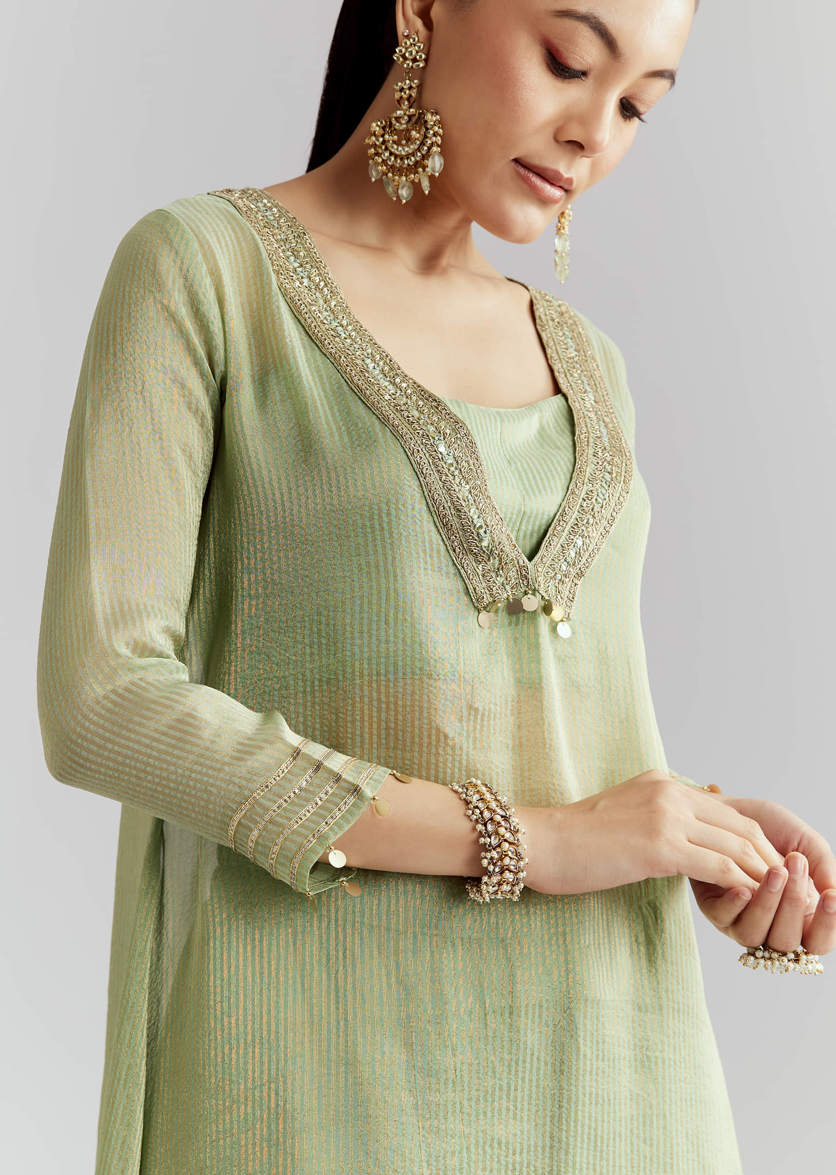 Green Tissue Kurta Set With Intricate Embroidery - Image 2