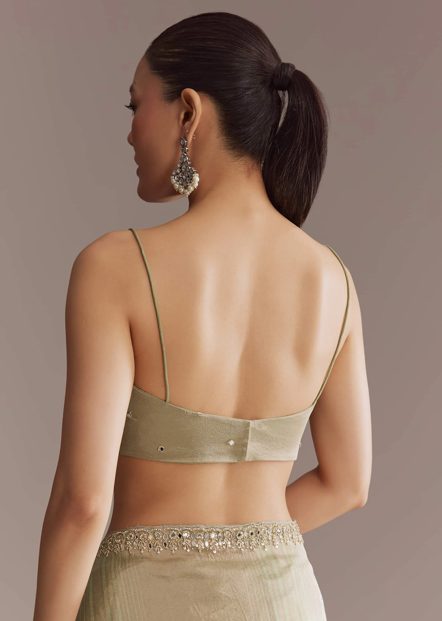 Green Tissue Saree With Mirror And Bead Embroidery - Image 7