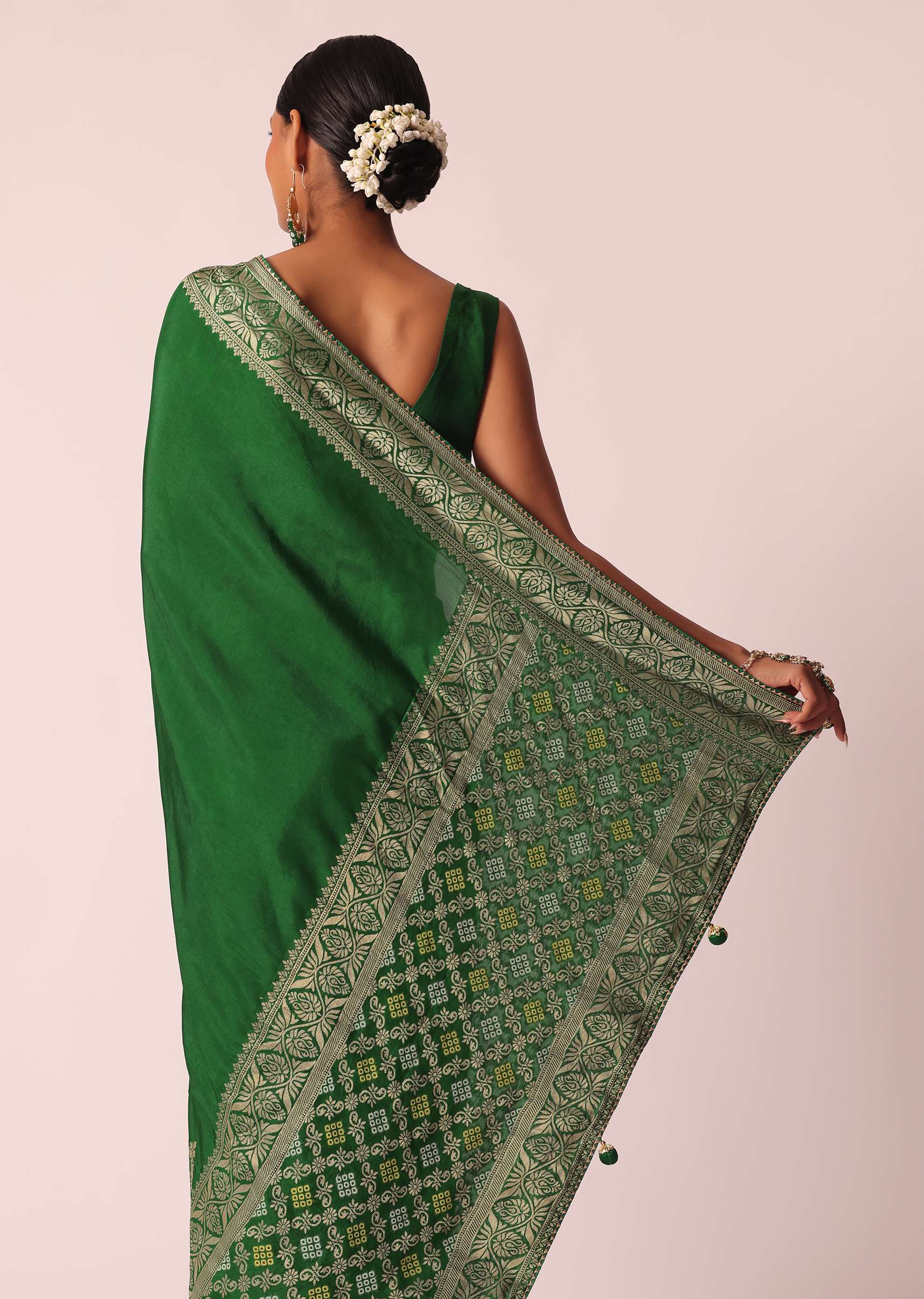Green Woven Silk Saree With Bandhani Detail And Unstitched Blouse Piece - Image 6