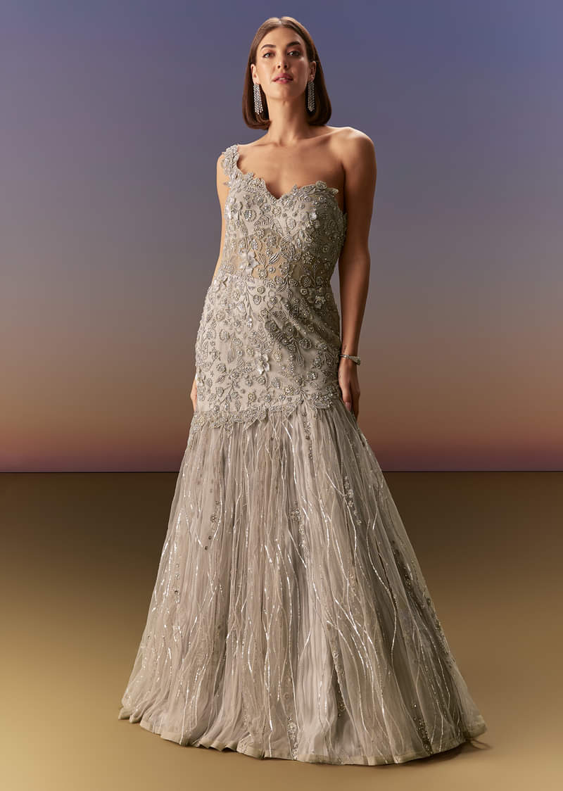 Grey Backless Gown With One Shoulder Bodice And Sculpted Fit - Image 4