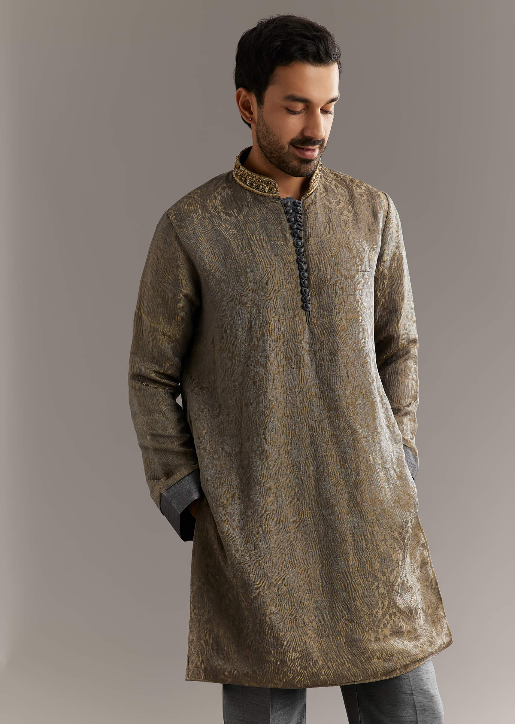 Grey Banarasi Tussar Kurta Set With Contrast Rust Embroidery - Image 3